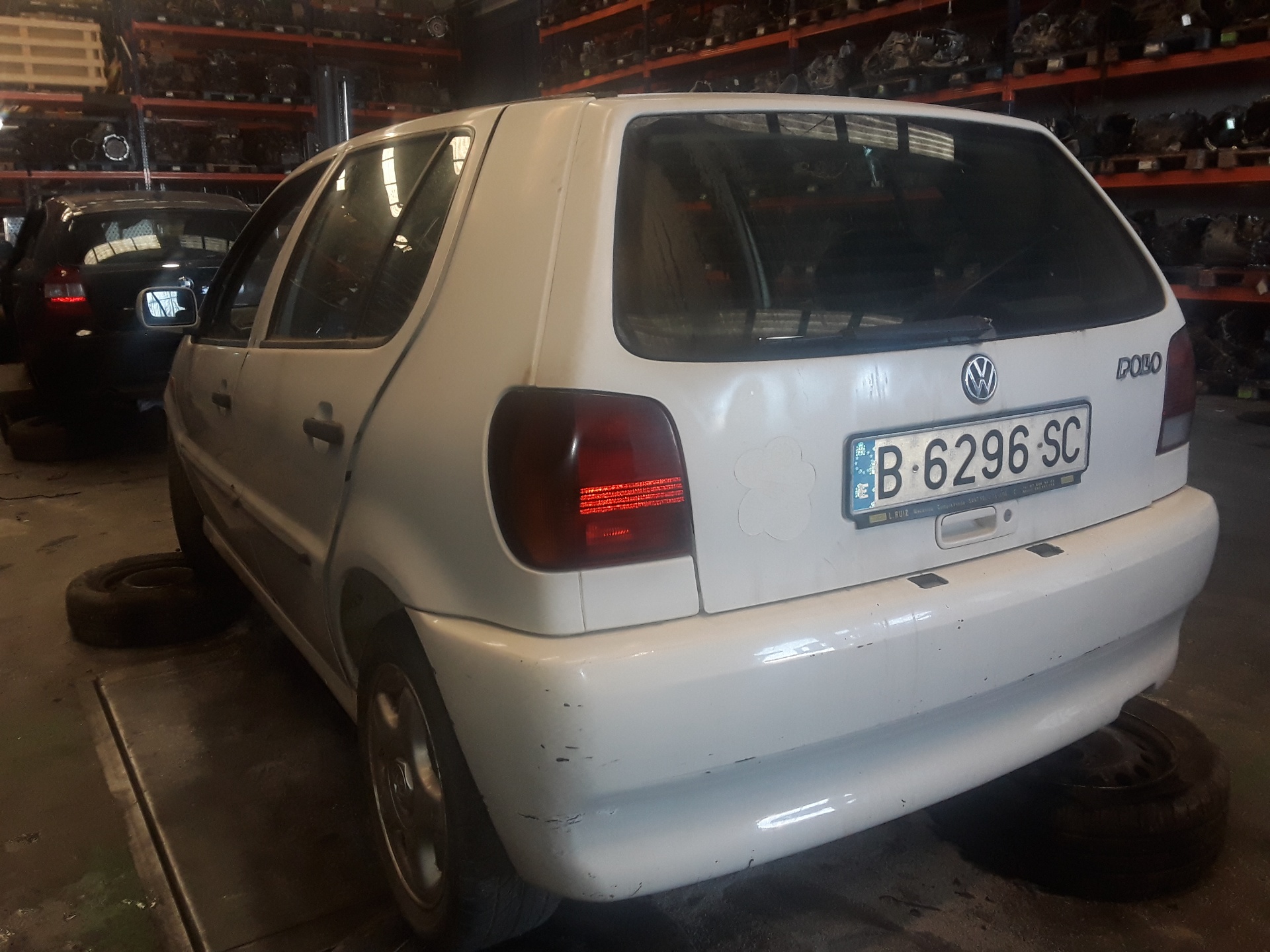 VOLKSWAGEN Polo 3 generation (1994-2002) Oikean etuoven ikkunansäädin 100788 25166974