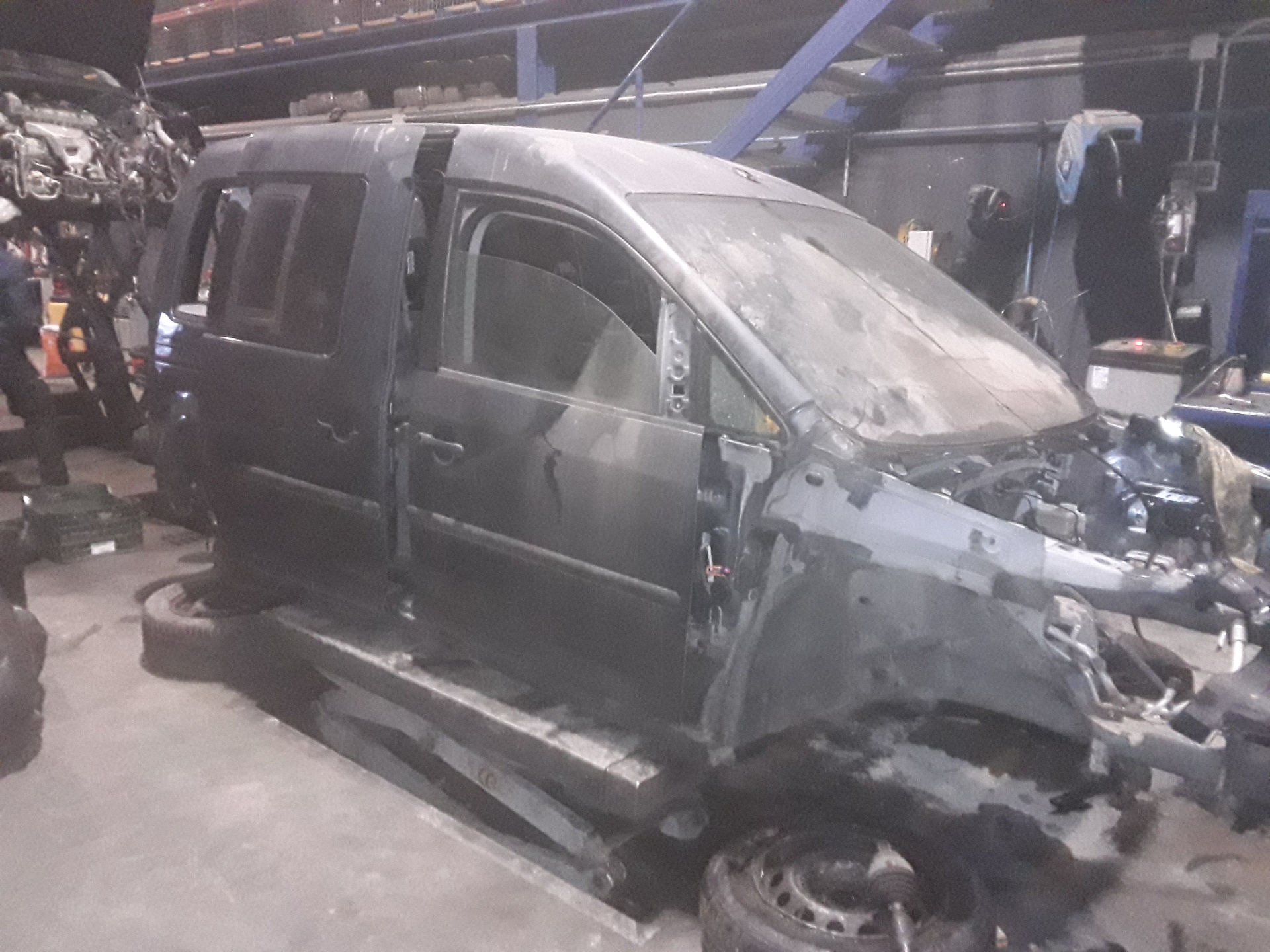 VOLKSWAGEN Caddy 3 generation (2004-2015) Bal első kerékagy orsója NOTIENEREF 25181652