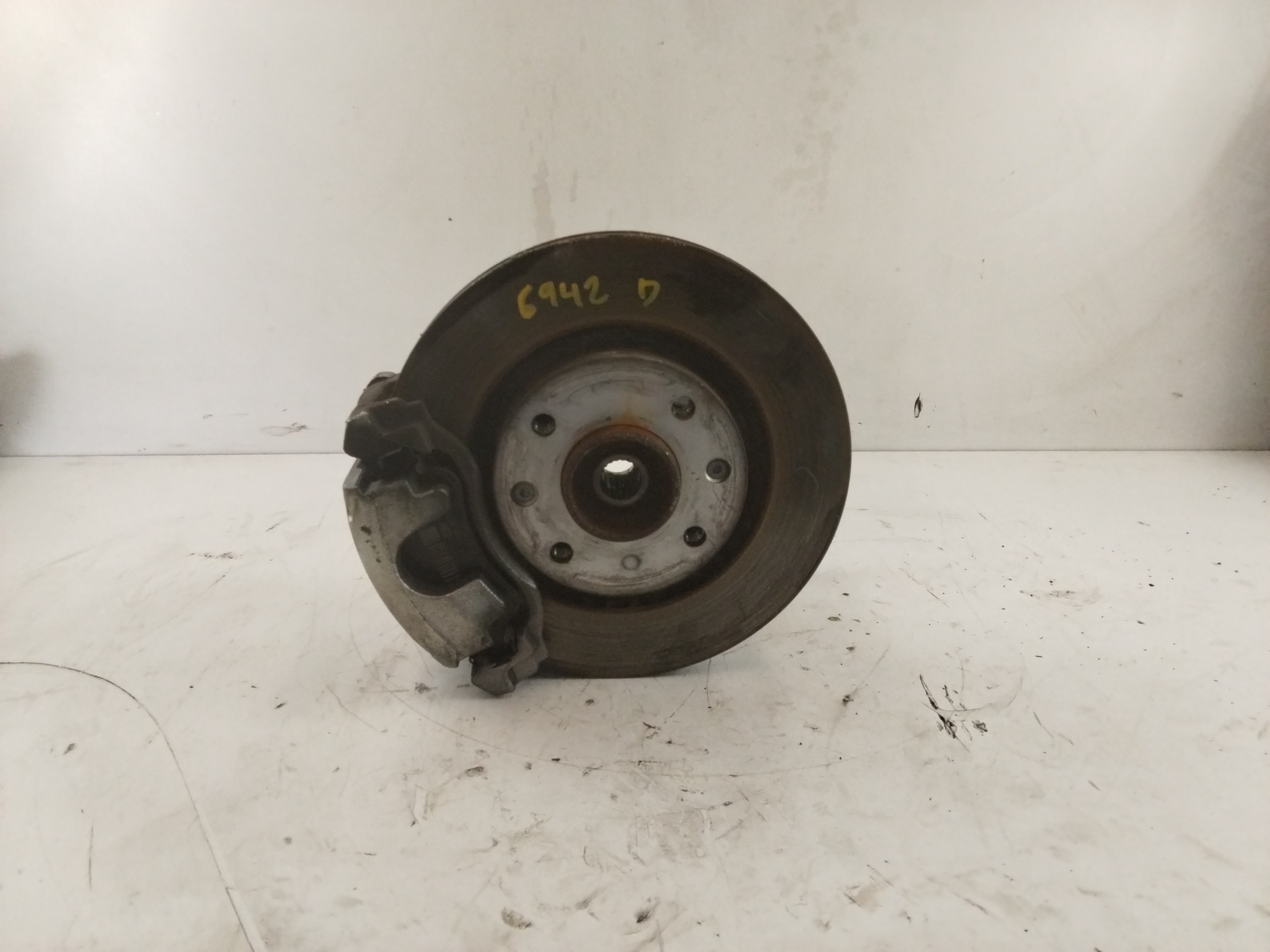 CITROËN C3 1 generation (2002-2010) Front Right Wheel Hub NOTIENEREFERENCIA 26032748