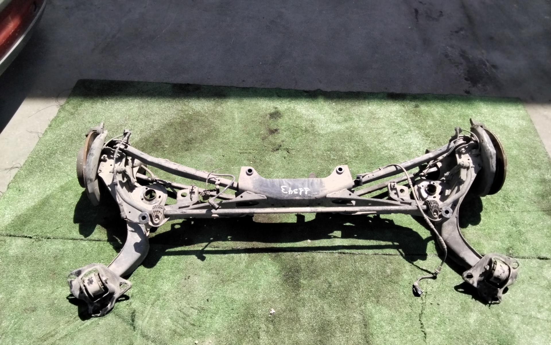 Hinterachse B37 C15 A, 33306851560 de Bmw Serie 2 gran tourer 2018-2020 con 260318 km - pieza usada
