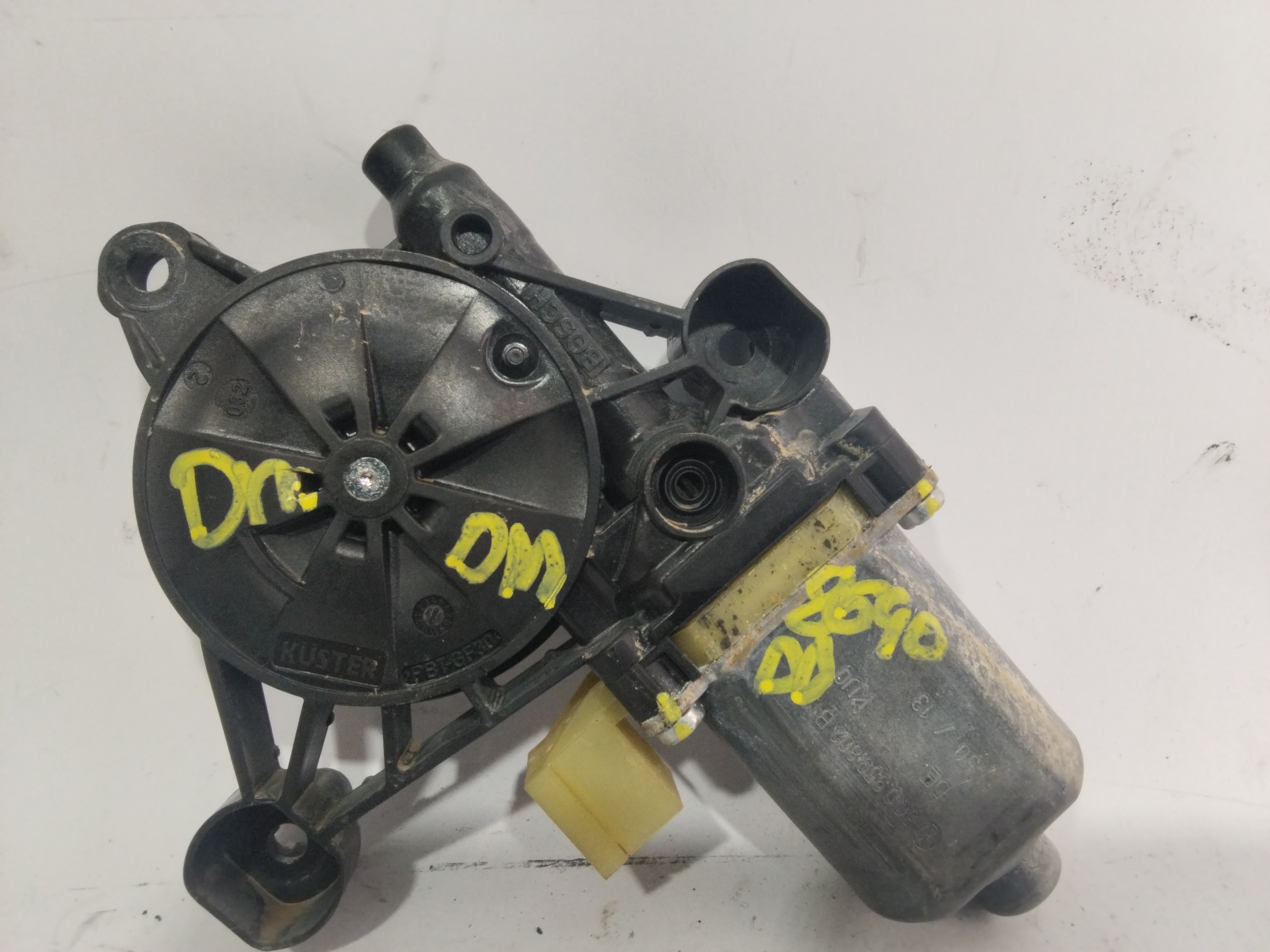 Motor elevalunas delantero derecho CLH,CXX 0130822716 de Volkswagen Golf alltrack vii variant (ba5, bv5) 2014-2015 - pieza usada