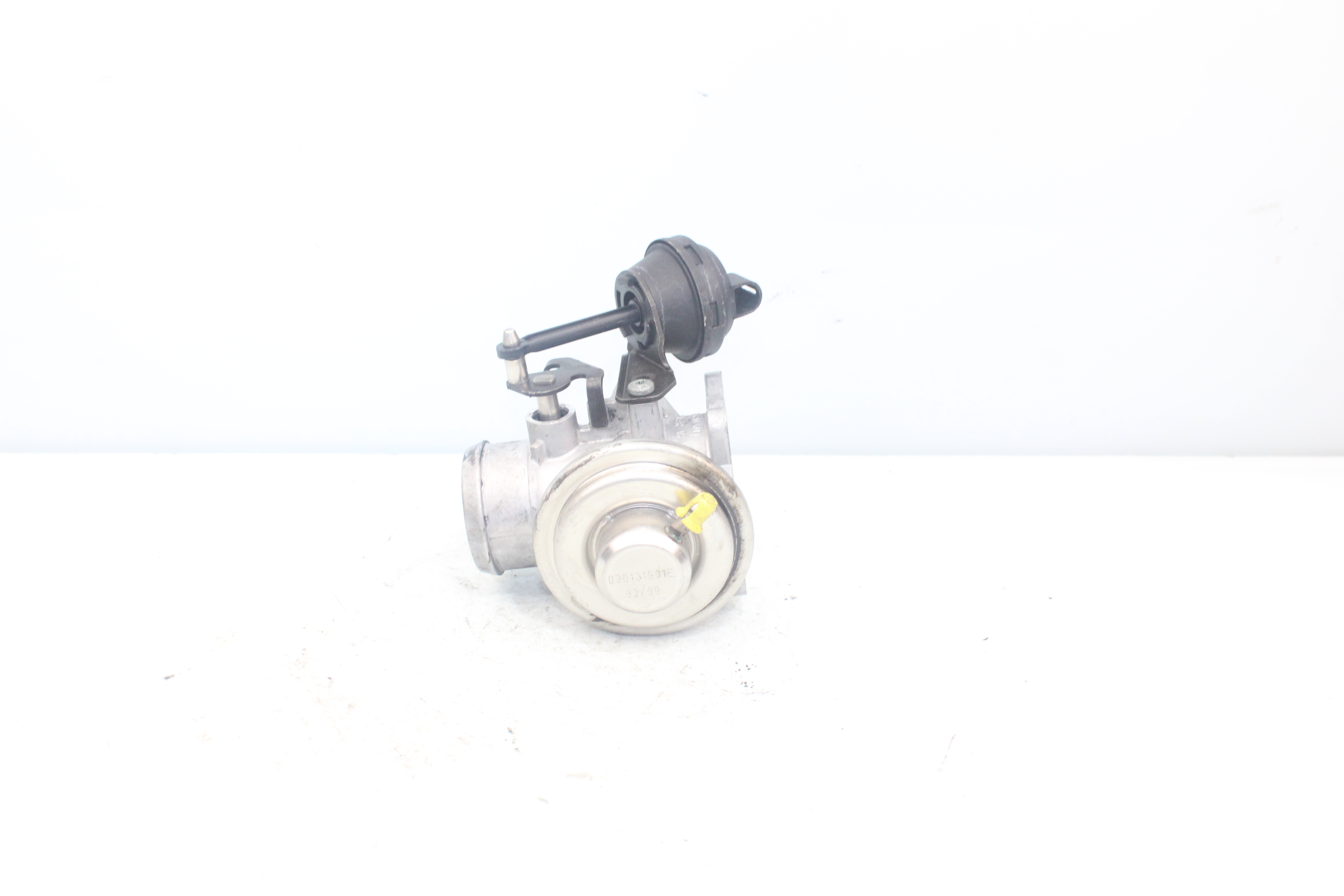 VOLKSWAGEN Lupo 6X (1998-2005) EGR Valve 030131501E 24057883