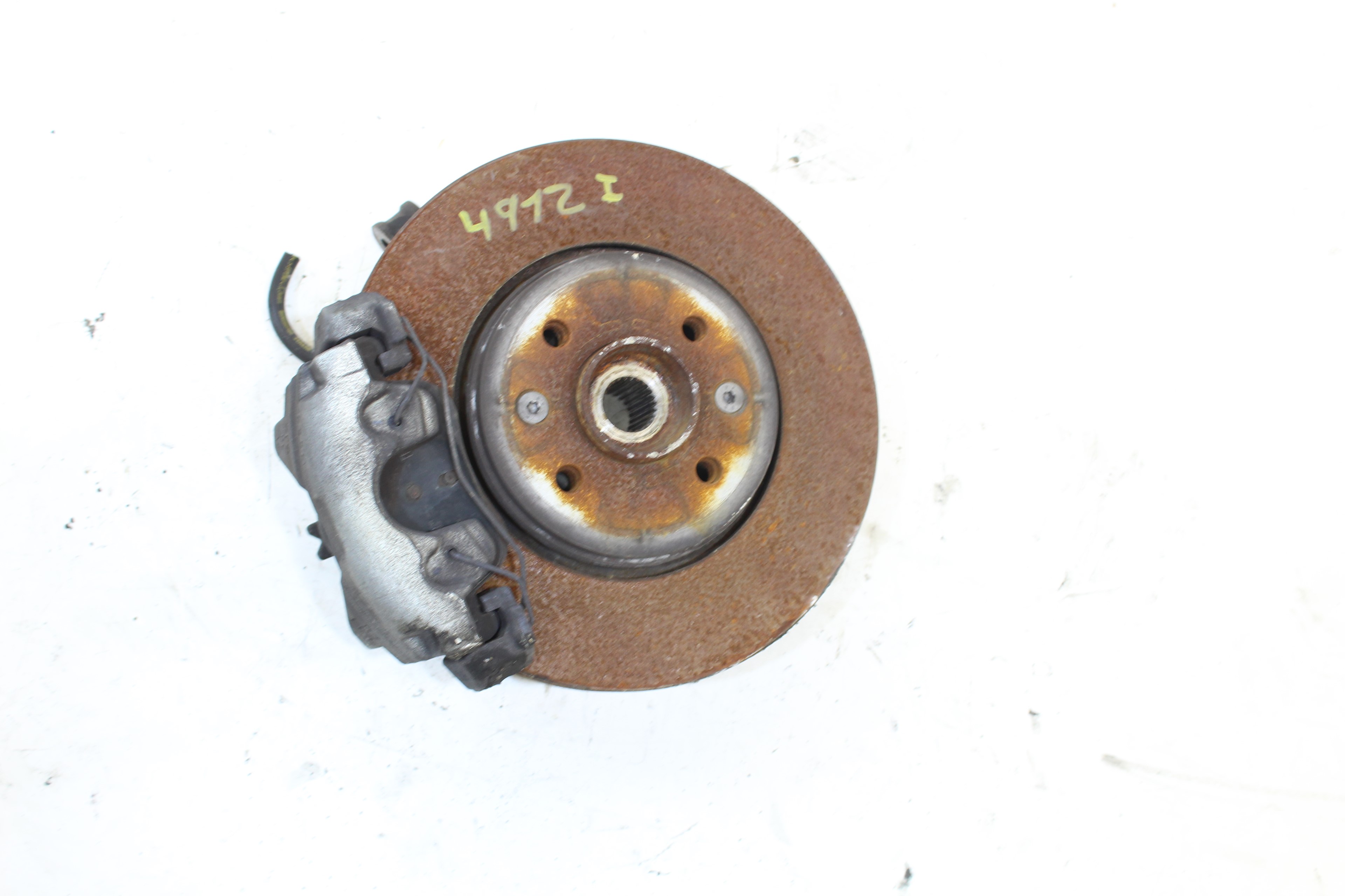 RENAULT Captur 1 generation (2013-2019) Front Left Wheel Hub NOTIENEREF 23768529