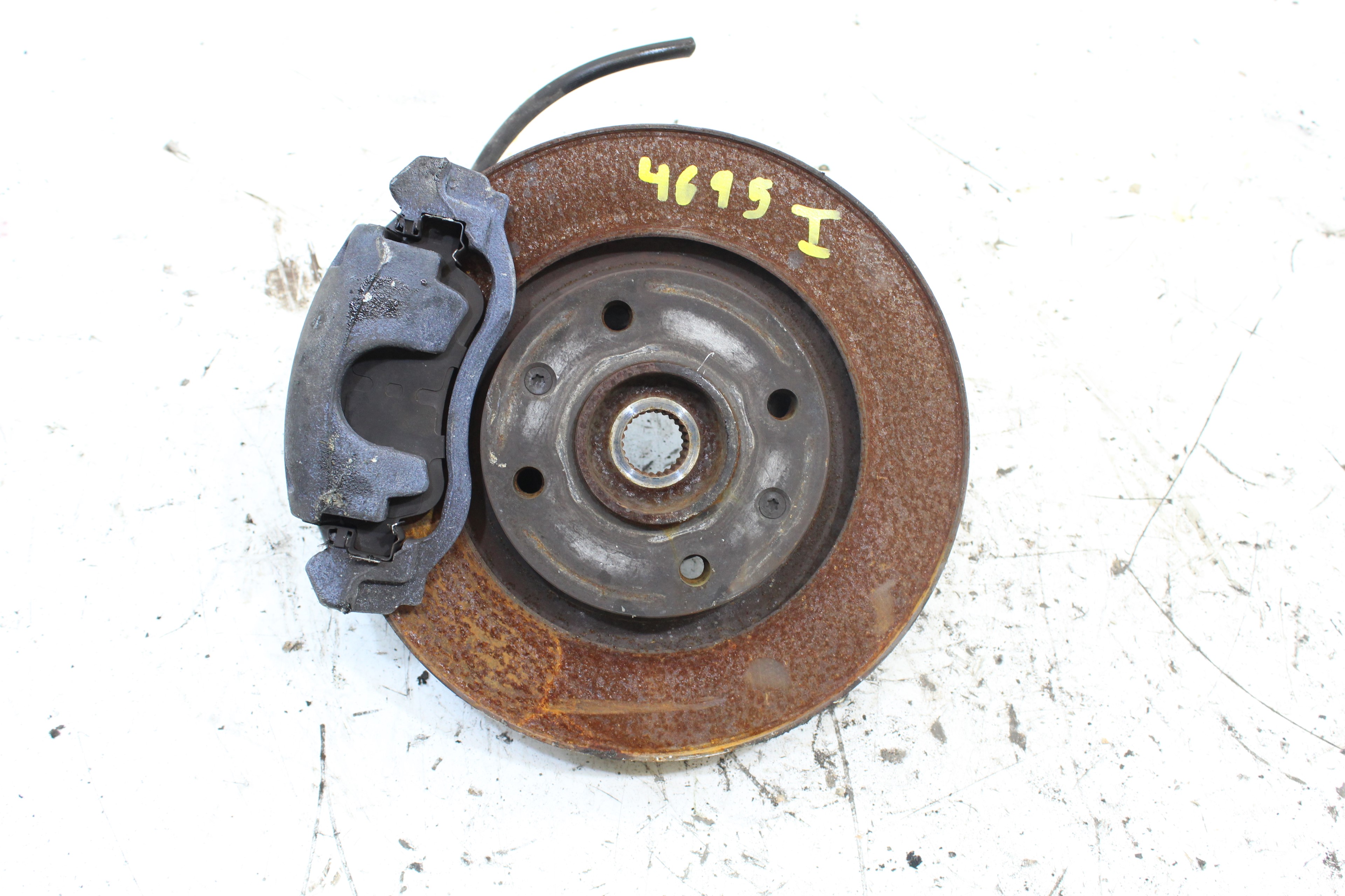 CITROËN C4 Cactus 1 generation (2014-2024) Front Left Wheel Hub Y01131 24058867