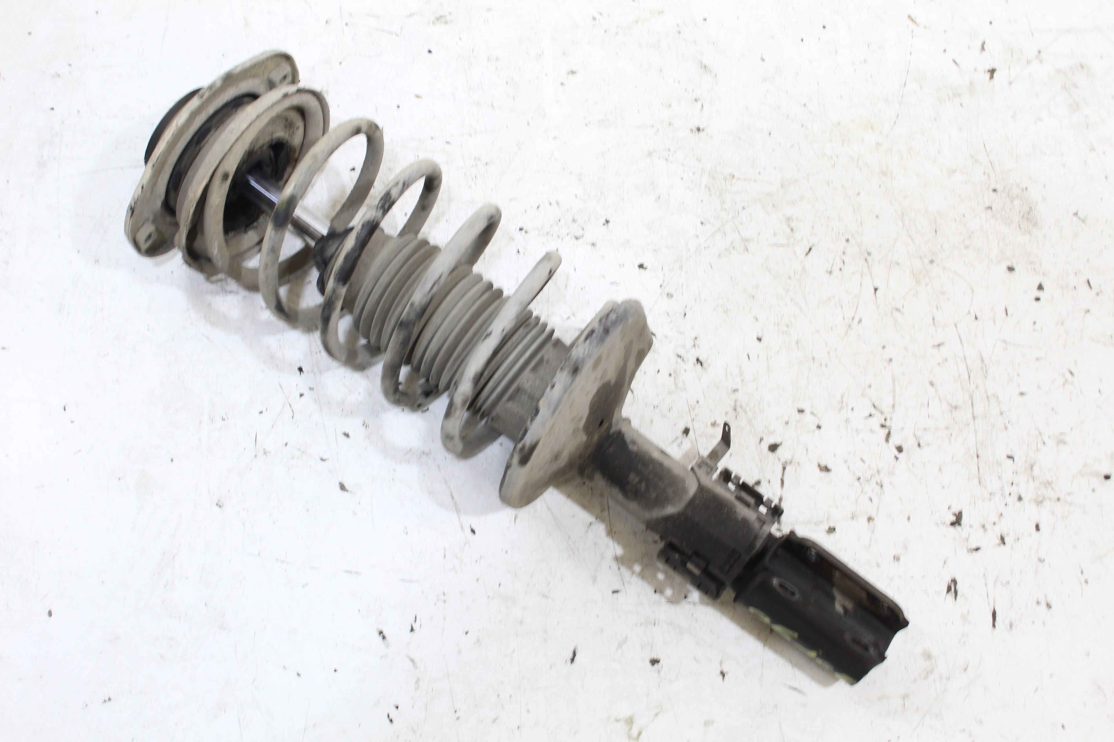 RENAULT Express Front Right Shock Absorber NOTIENEREF 23889308