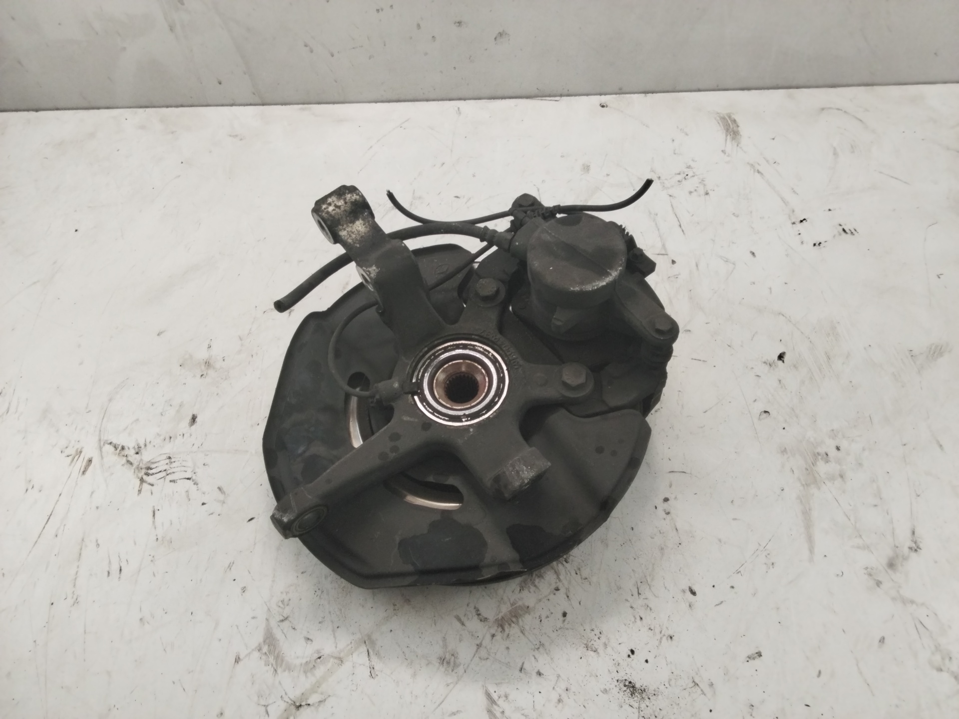 CHEVROLET Front Right Wheel Hub NOTIENEREFERENCIA 25384922