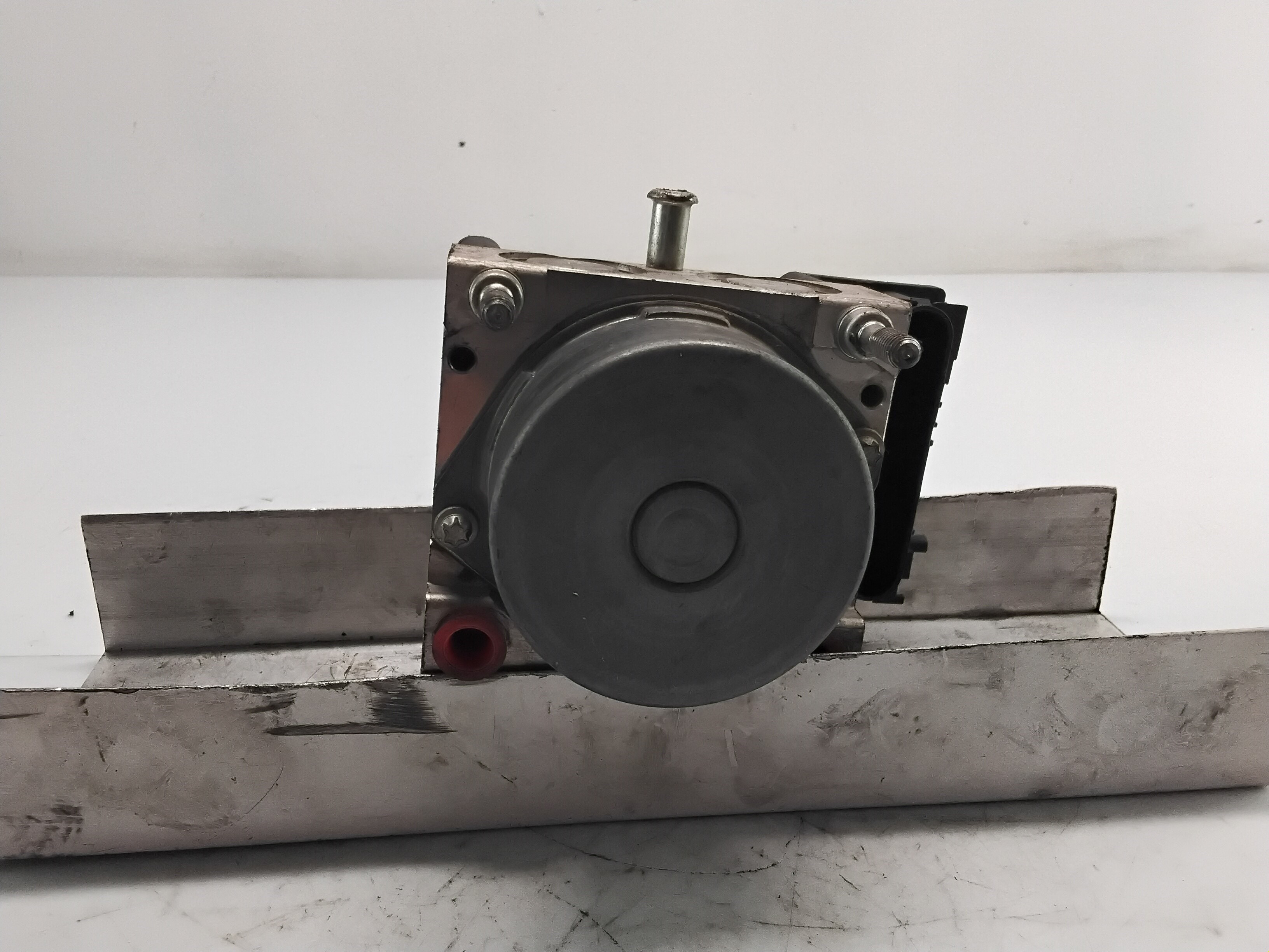 Abs 8200559749 de Renault Clio iii (br0/1, cr0/1) 2007-2006 - pieza usada