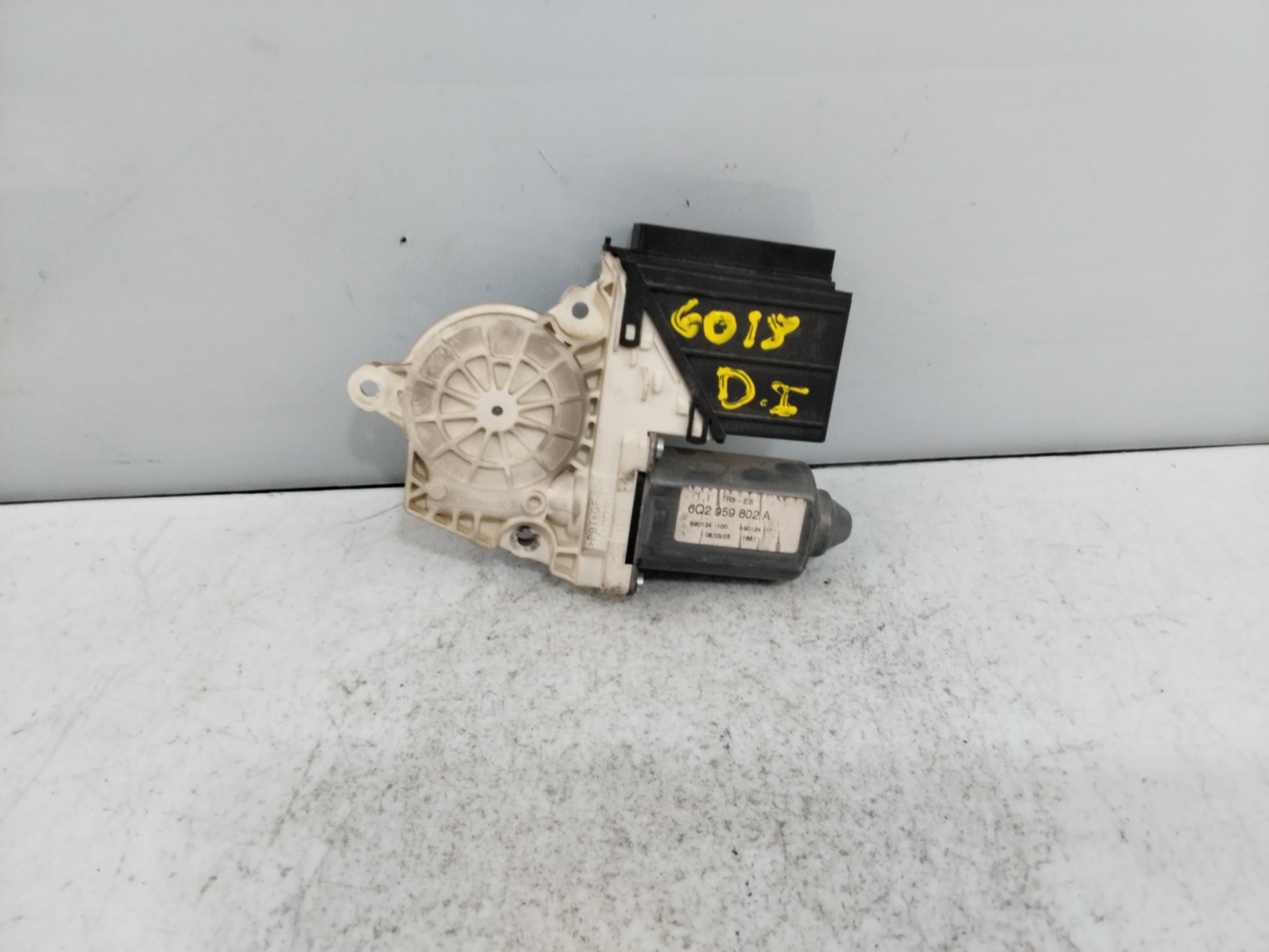 SEAT Ibiza 3 generation (2002-2008) Motor regulator geam ușă stânga față 6Q2959802A 25391287