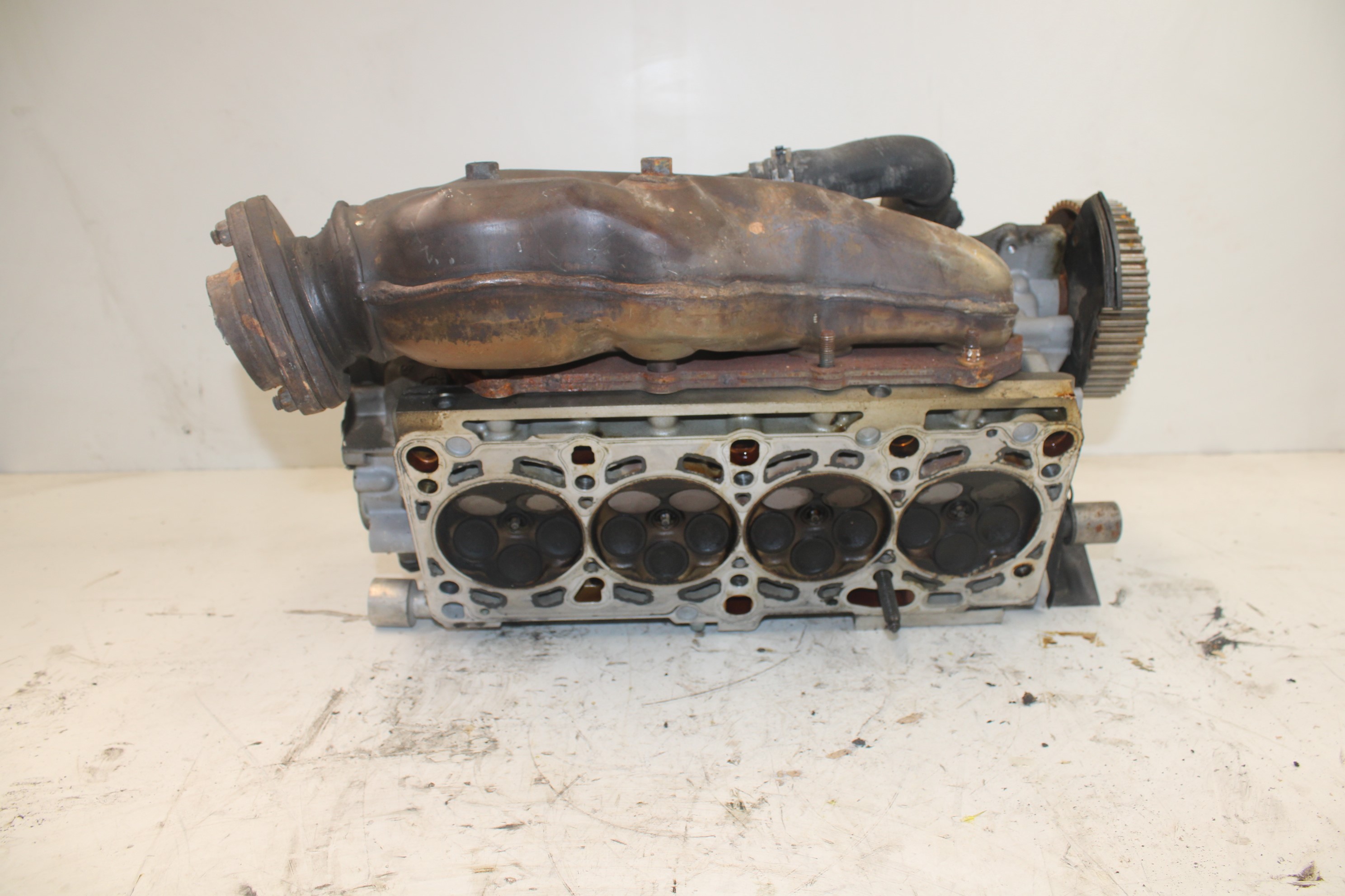 AUDI A8 D3/4E (2002-2010) Engine Cylinder Head NOTIENEREFERENCIA 25186456