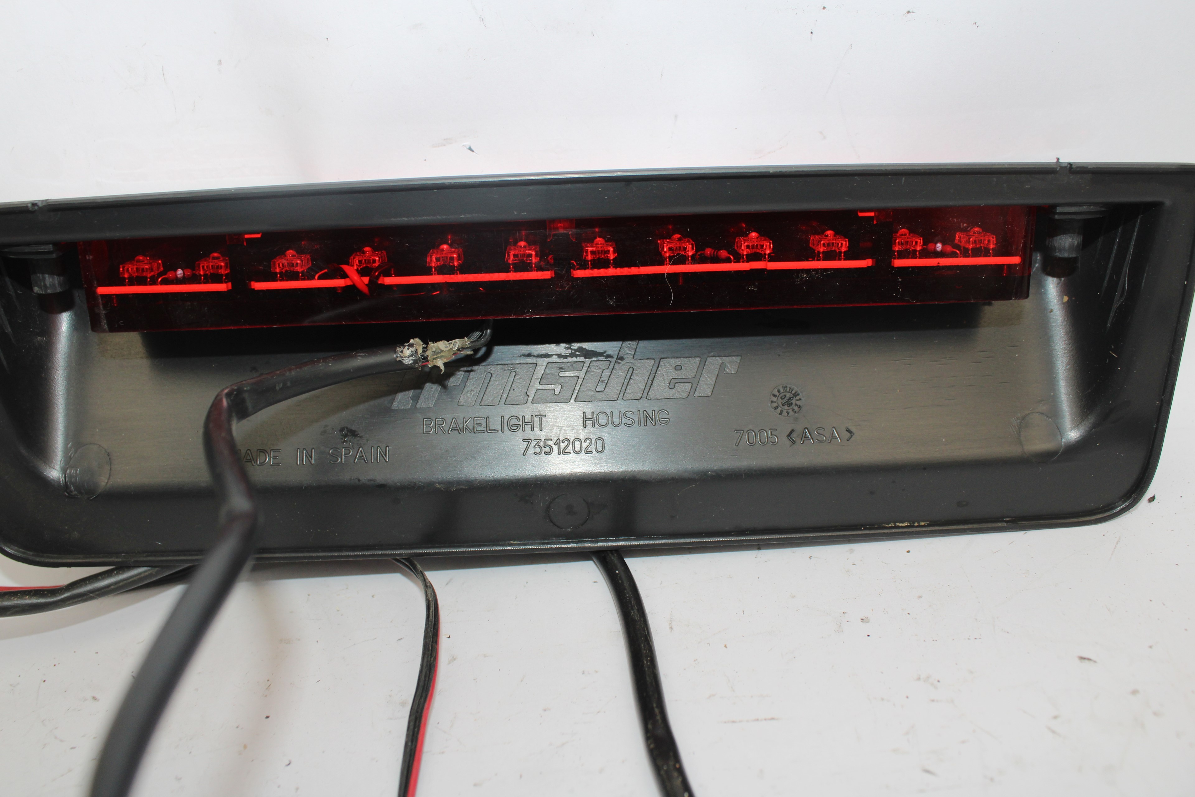 PEUGEOT 107 Peugeot 107 (2005-2014) Aizmugurējā vāka gaisma 027547 19348768