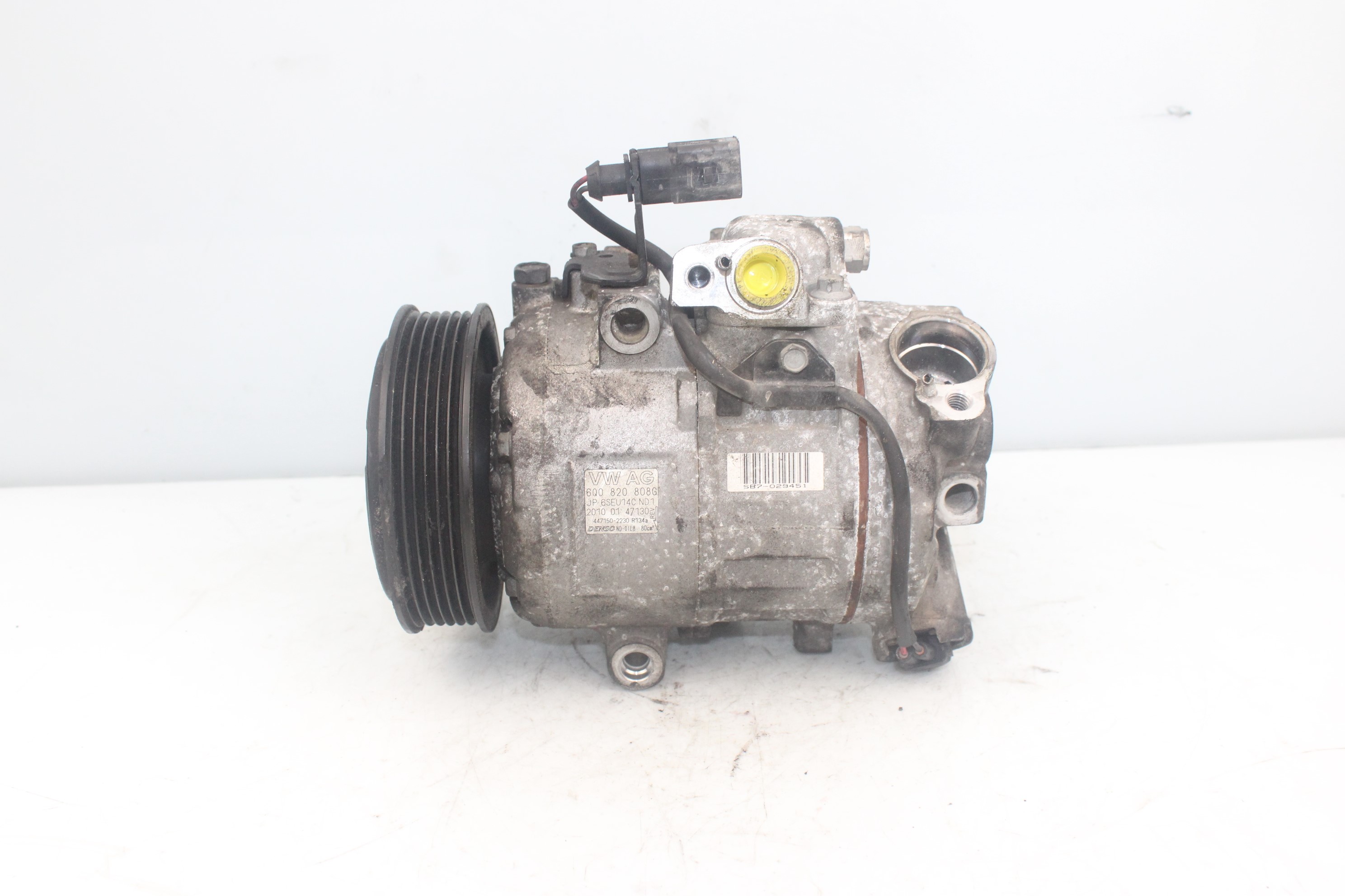 SEAT Ibiza 3 generation (2002-2008) Hасос кондиционера 6Q0820808G 23769943