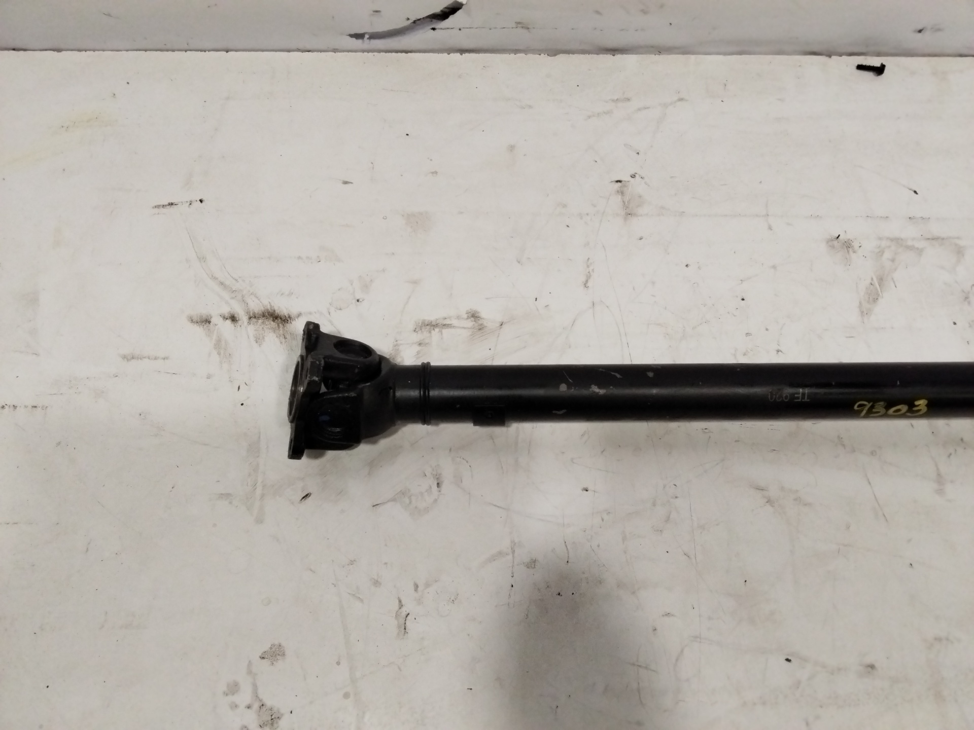 Zwischenwelle N57D30A,N57 26208628043 de Bmw Serie 5 2010-2011 con 570307 km - pieza usada