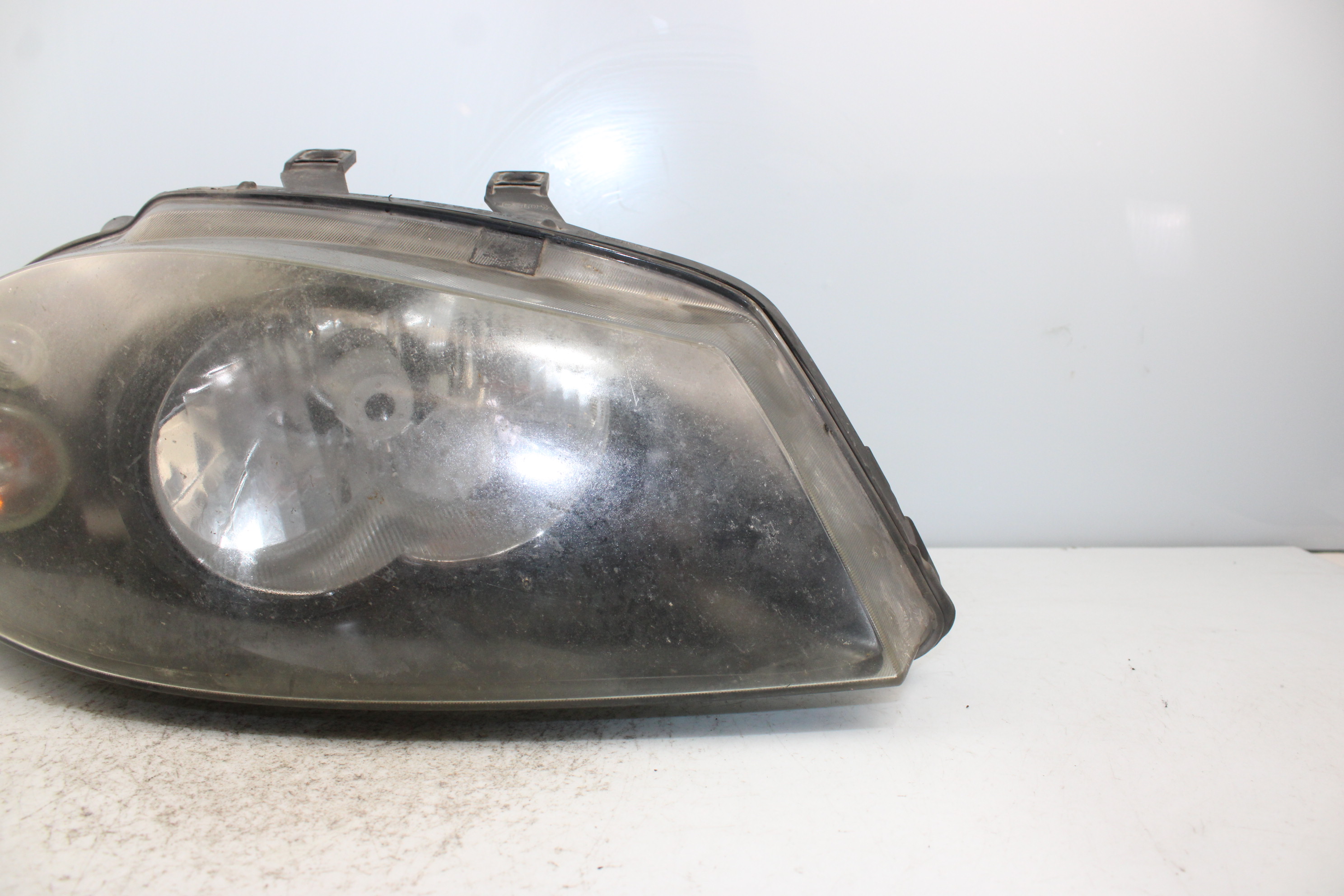 SEAT Ibiza 3 generation (2002-2008) Front Right Headlight 6L1941022A 25267548