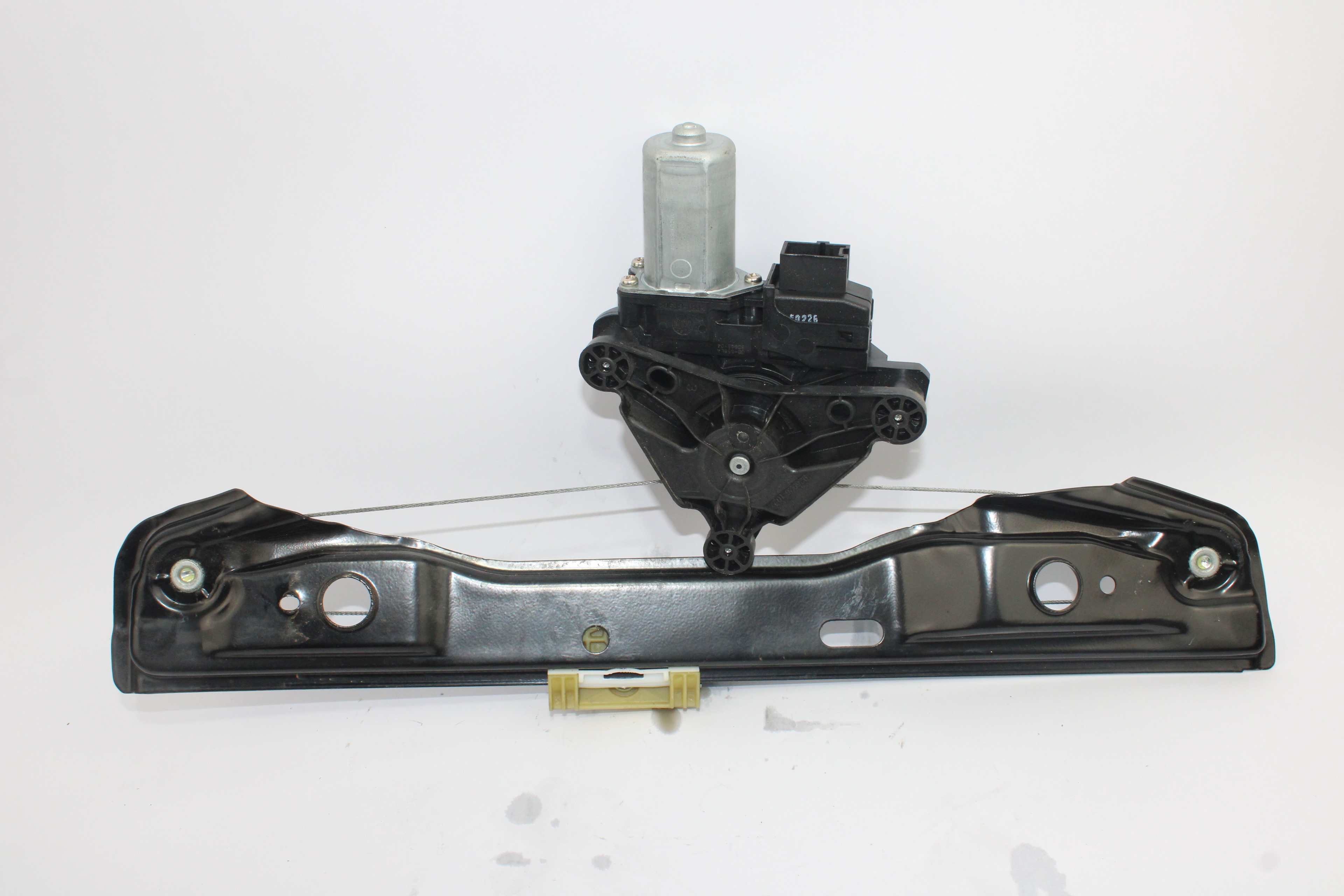 INFINITI Q30 1 generation (2016-2020) Rear Right Door Window Regulator A2469063200 23706854