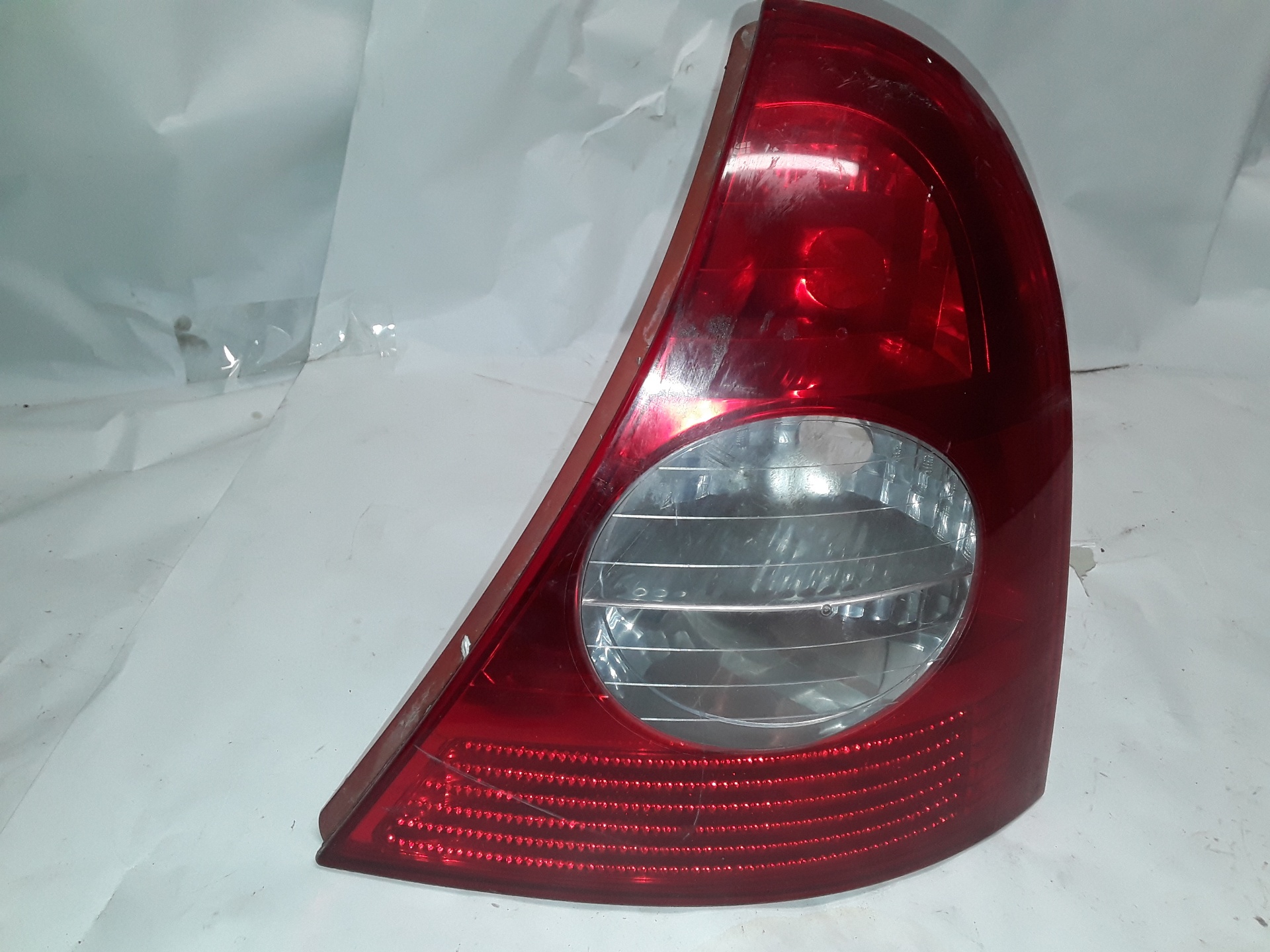 RENAULT Clio 2 generation (1998-2013) Galinis dešinys žibintas 8200071414 19280780