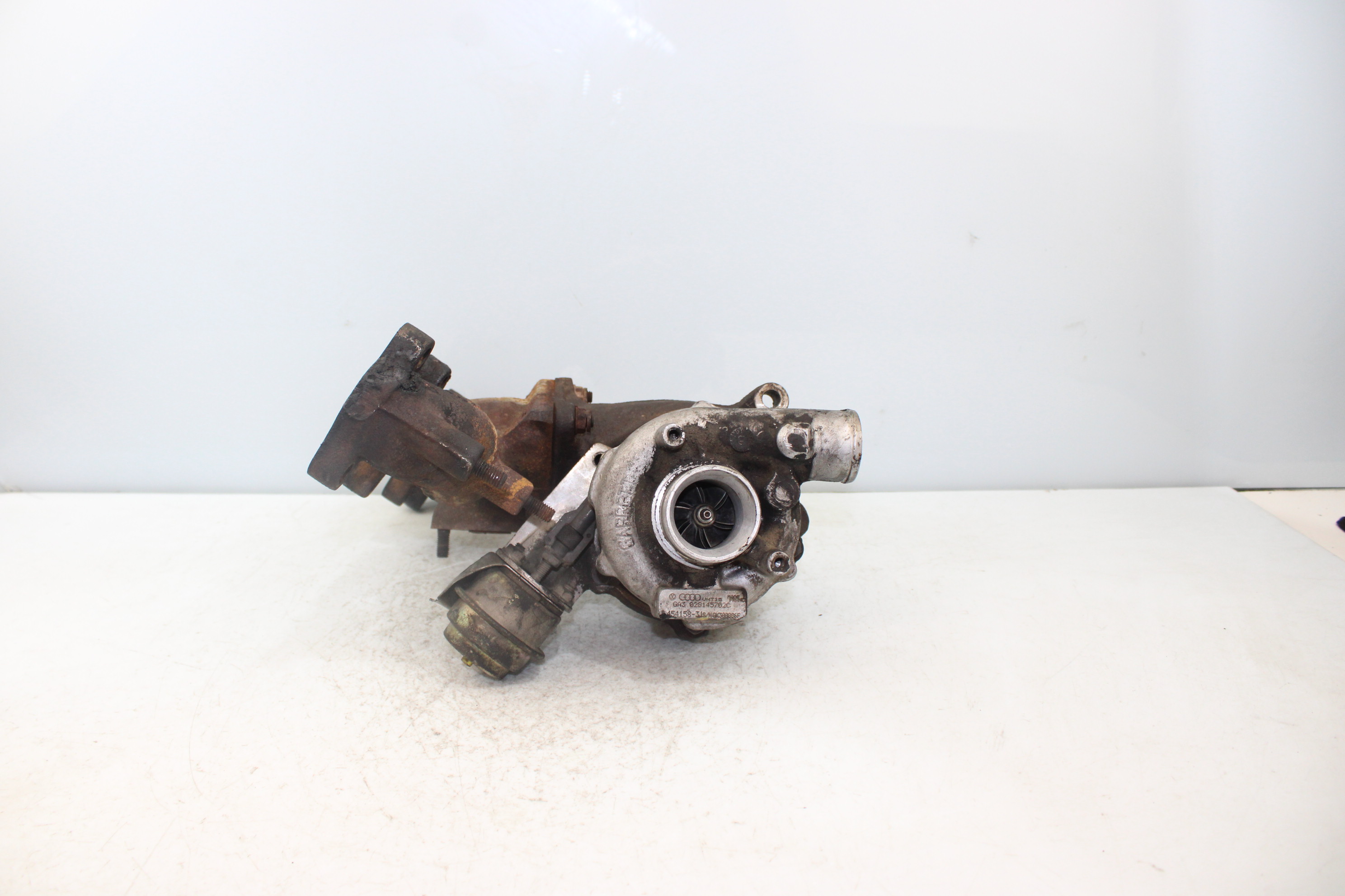 AUDI A4 B5/8D (1994-2001) Turboahdin 028145702C 24979060