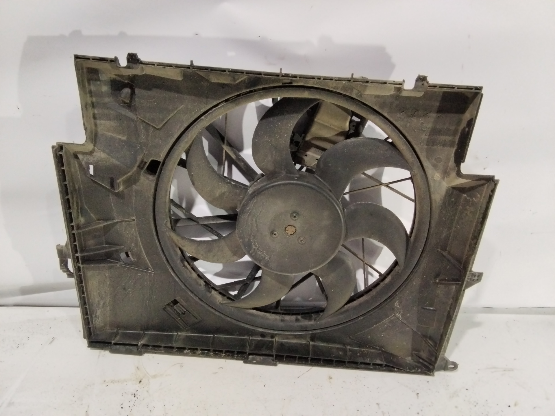 Electroventilador N43B20A 0130303941 de Bmw 1 (e81) 2006-2011 - pieza usada