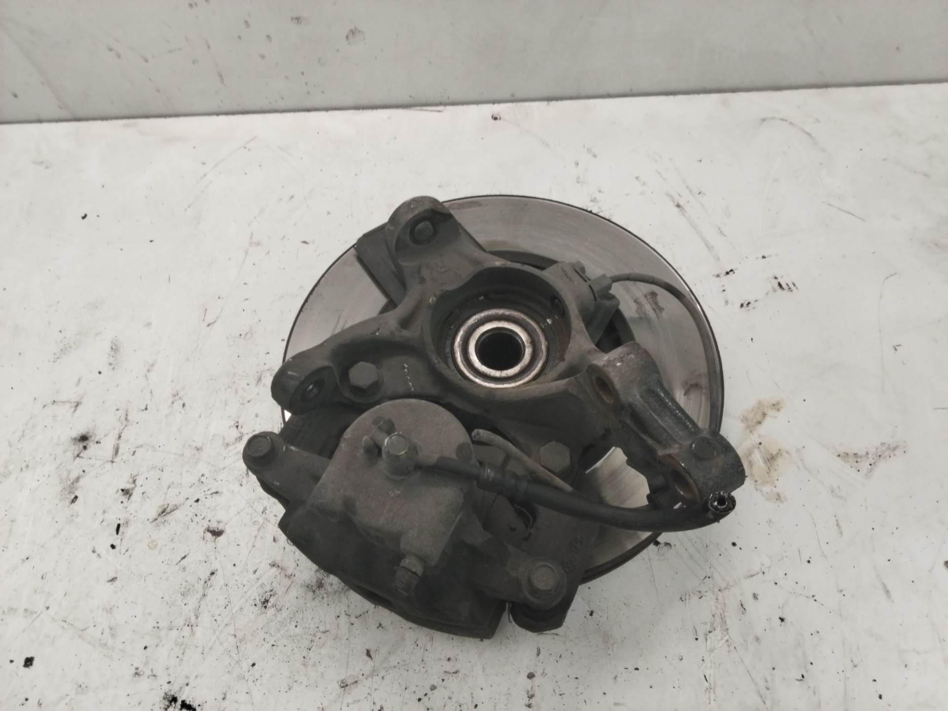 HYUNDAI i40 VF (1 generation) (2011-2020) Front Left Wheel Hub NOTIENEREFERENCIA 25191248