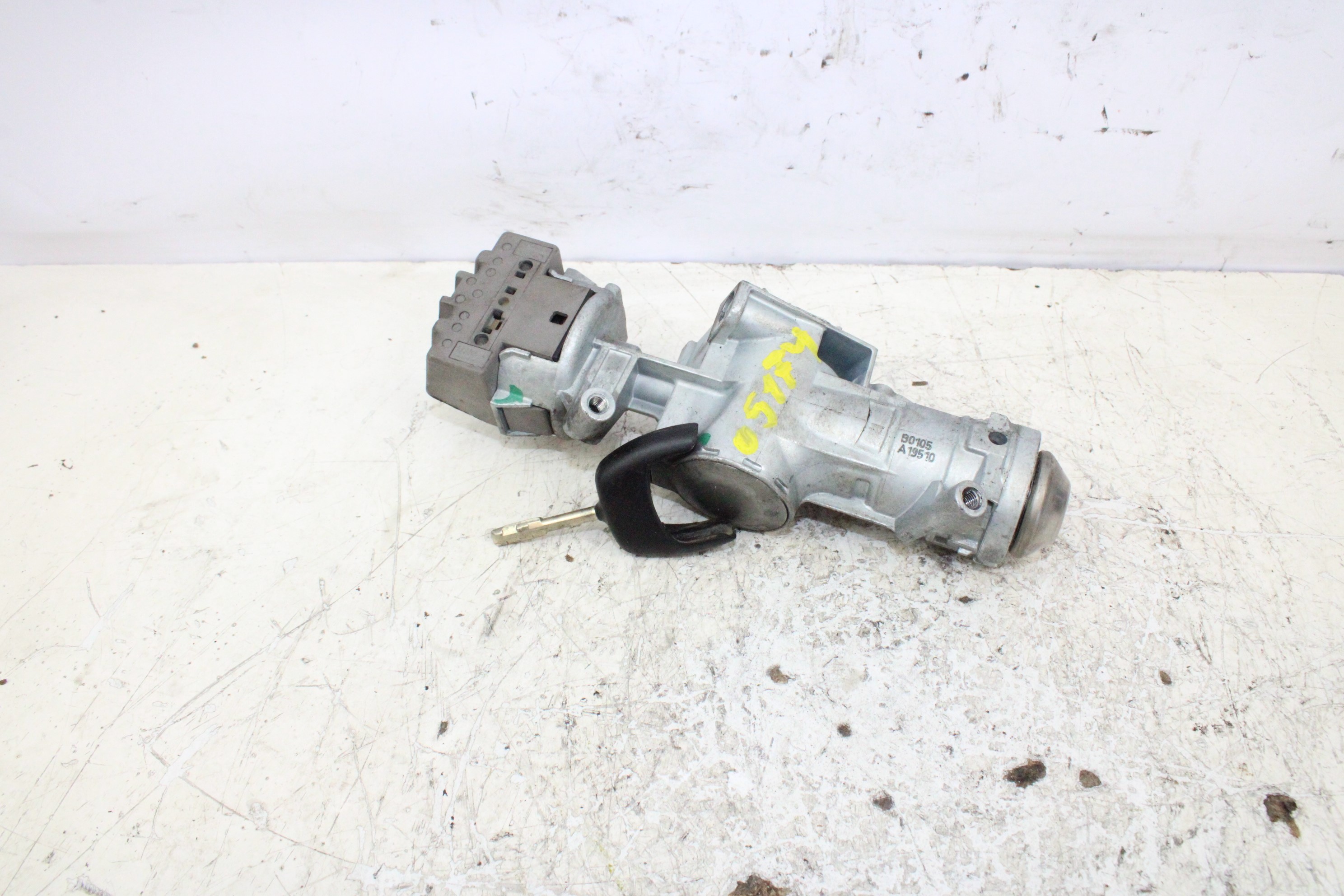 FORD Transit Connect 1 generation (2002-2024) Ignition Lock 9T163F880AA 25248470