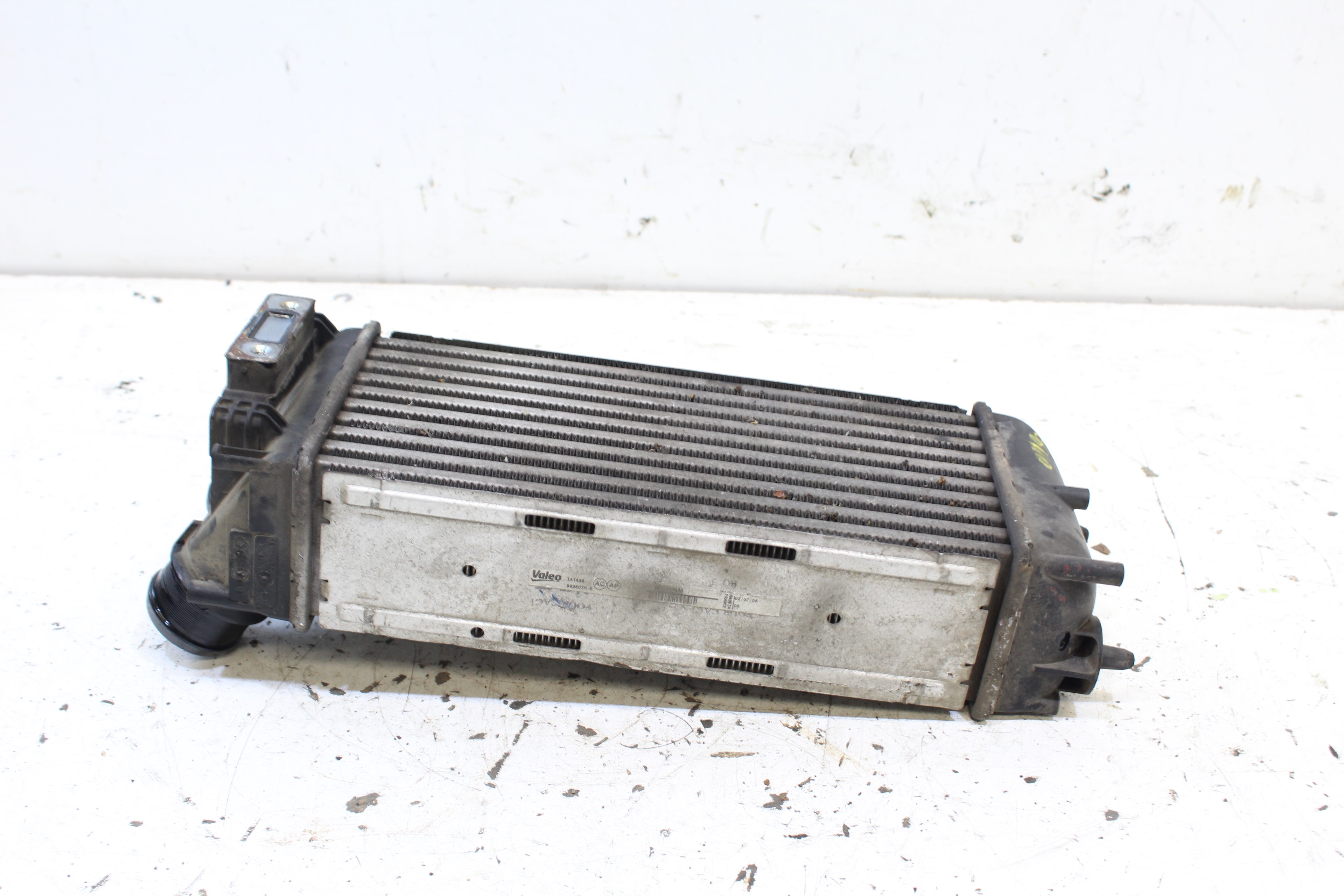 CITROËN C4 1 generation (2004-2011) Intercooler Radiator 992507M 23886764