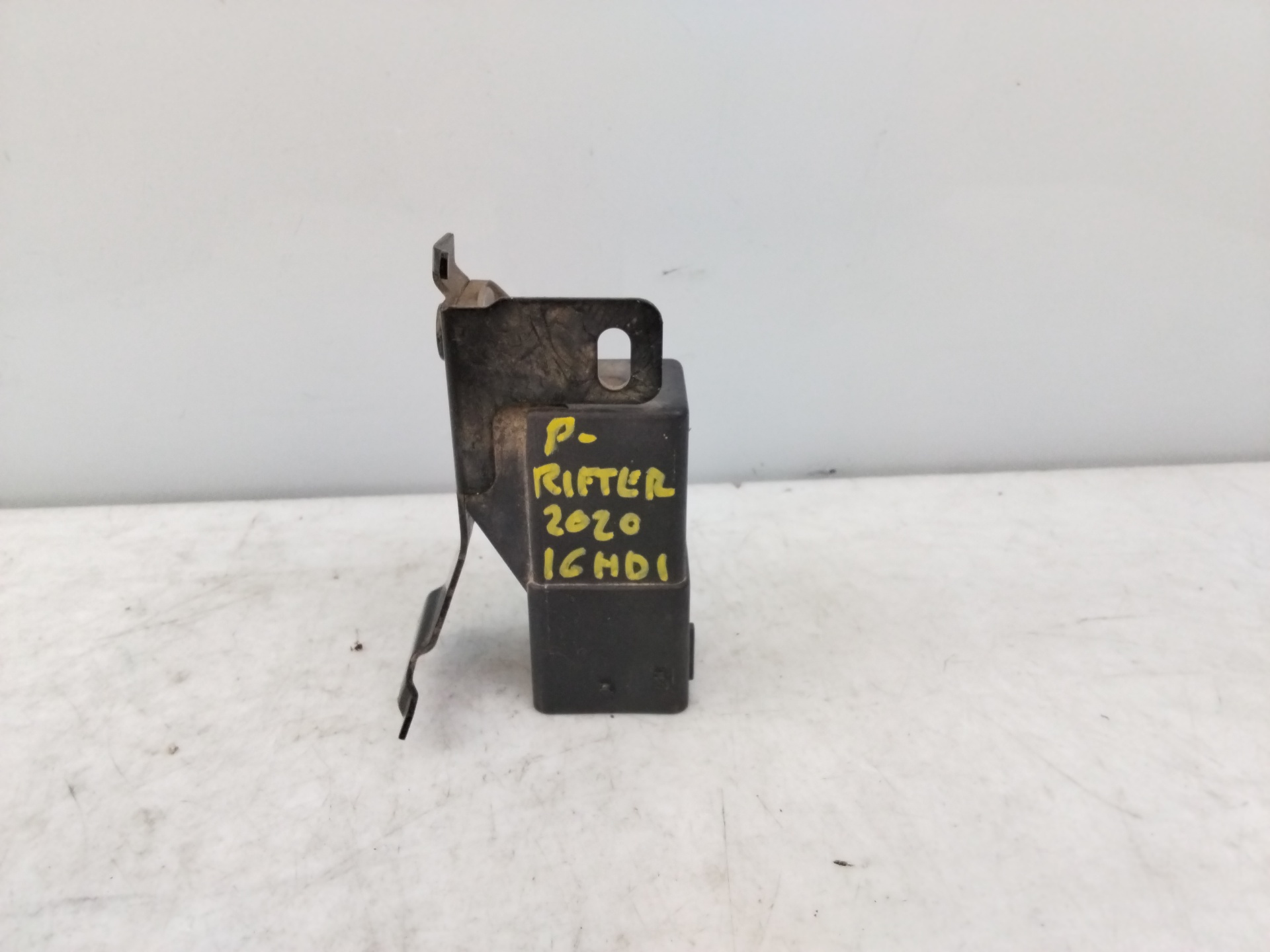 Relé 9803299780 de Peugeot Rifter 2018-2019