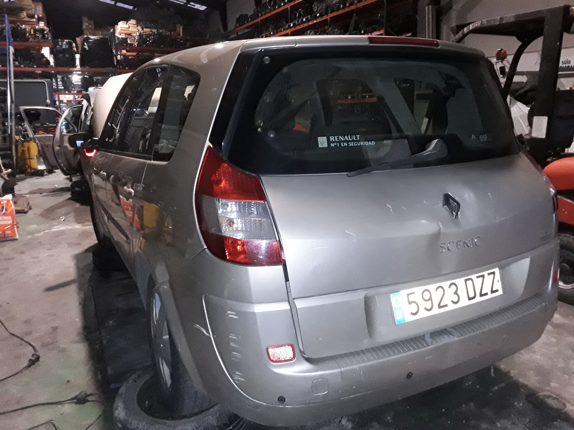 RENAULT Scenic 2 generation (2003-2010) Högtrycksbränslepump H8200256255 23789657