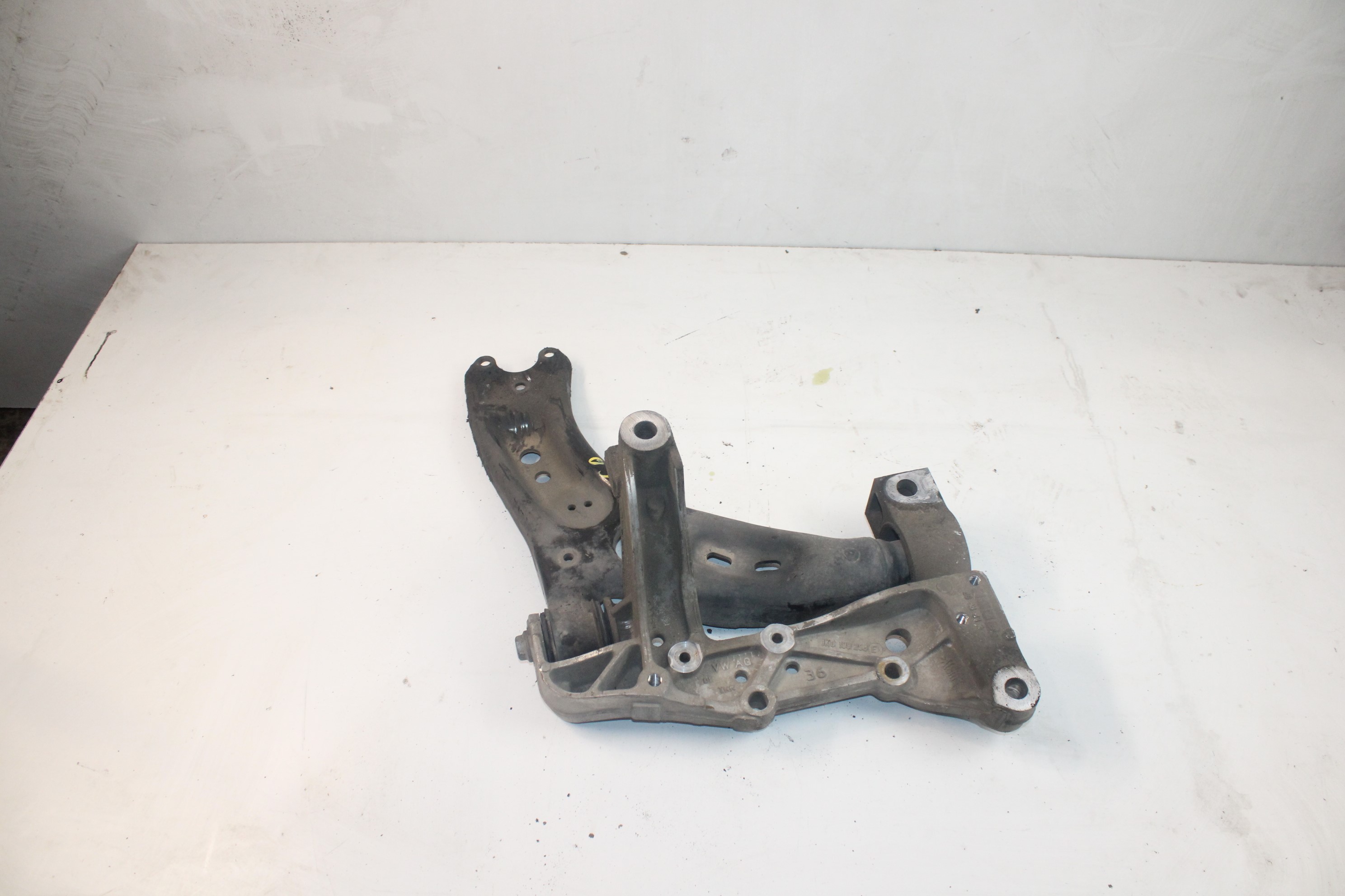 CHEVROLET Golf 6 generation (2008-2015) Fremre høyre arm 1K0199296 24065083