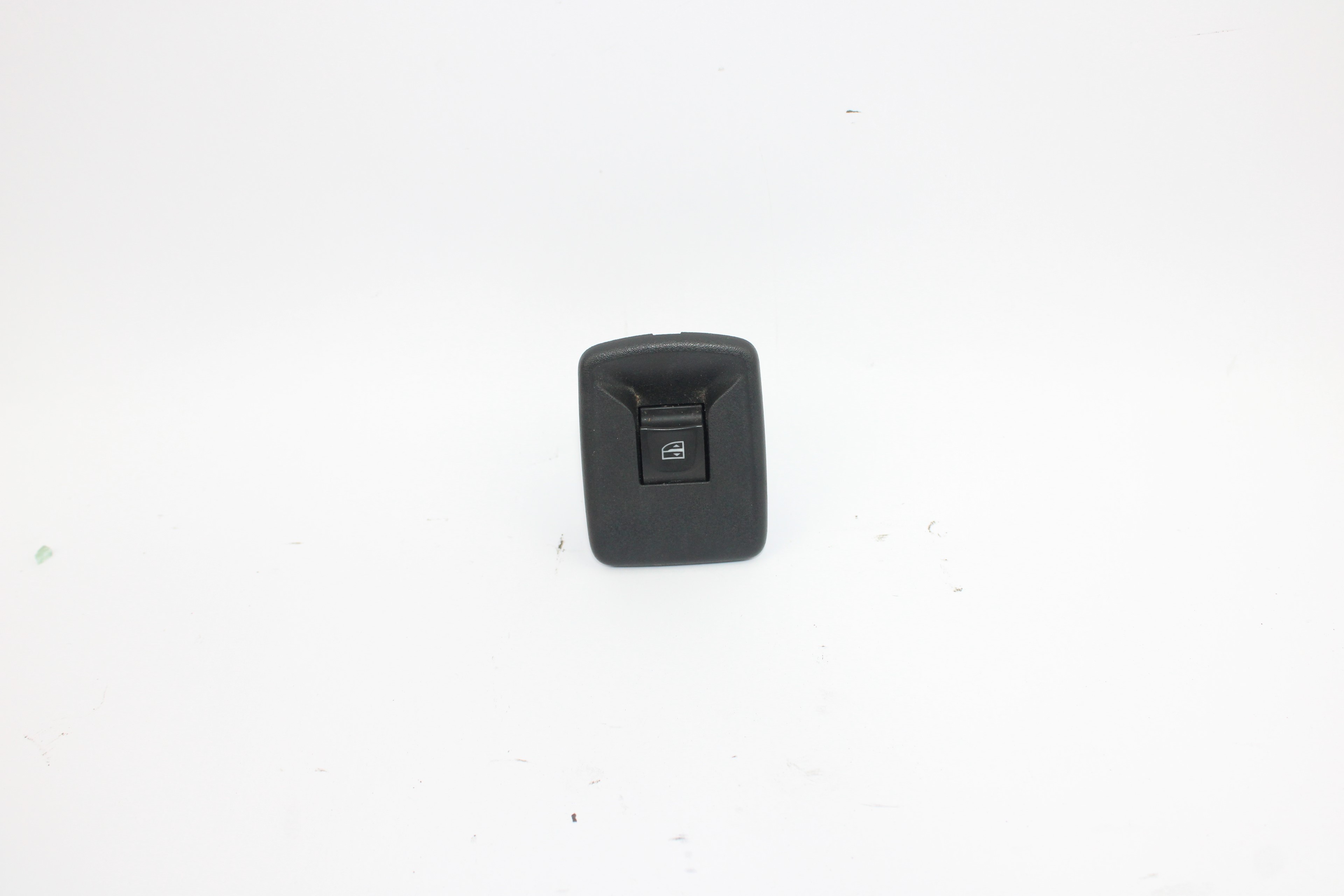 DACIA Duster 1 generation (2010-2017) Front Right Door Window Switch 00235634T056 19370704