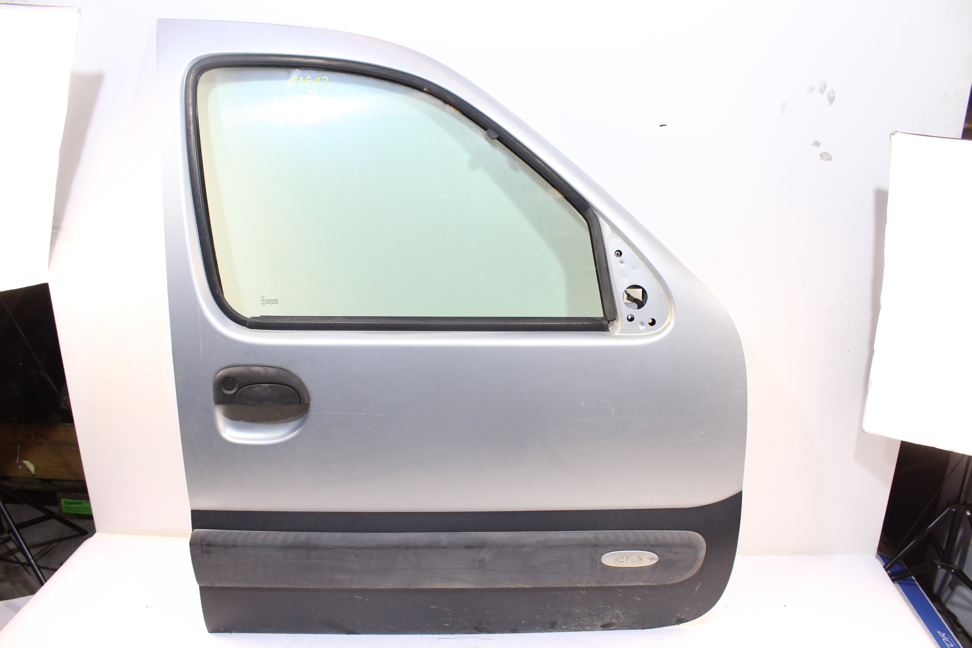 RENAULT Kangoo 1 generation (1998-2009) Priekinės dešinės durys 25177279