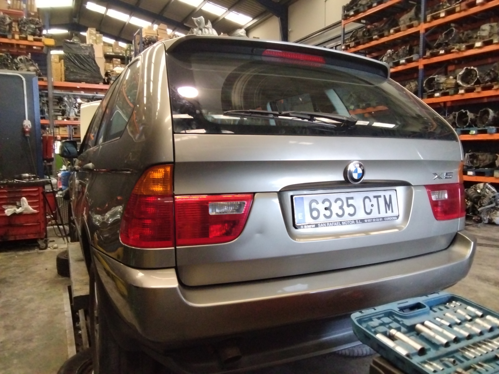 BMW X5 E53 (1999-2006) Moottorin jäähdytystuulettimen jäähdytin 3141152701 25186532