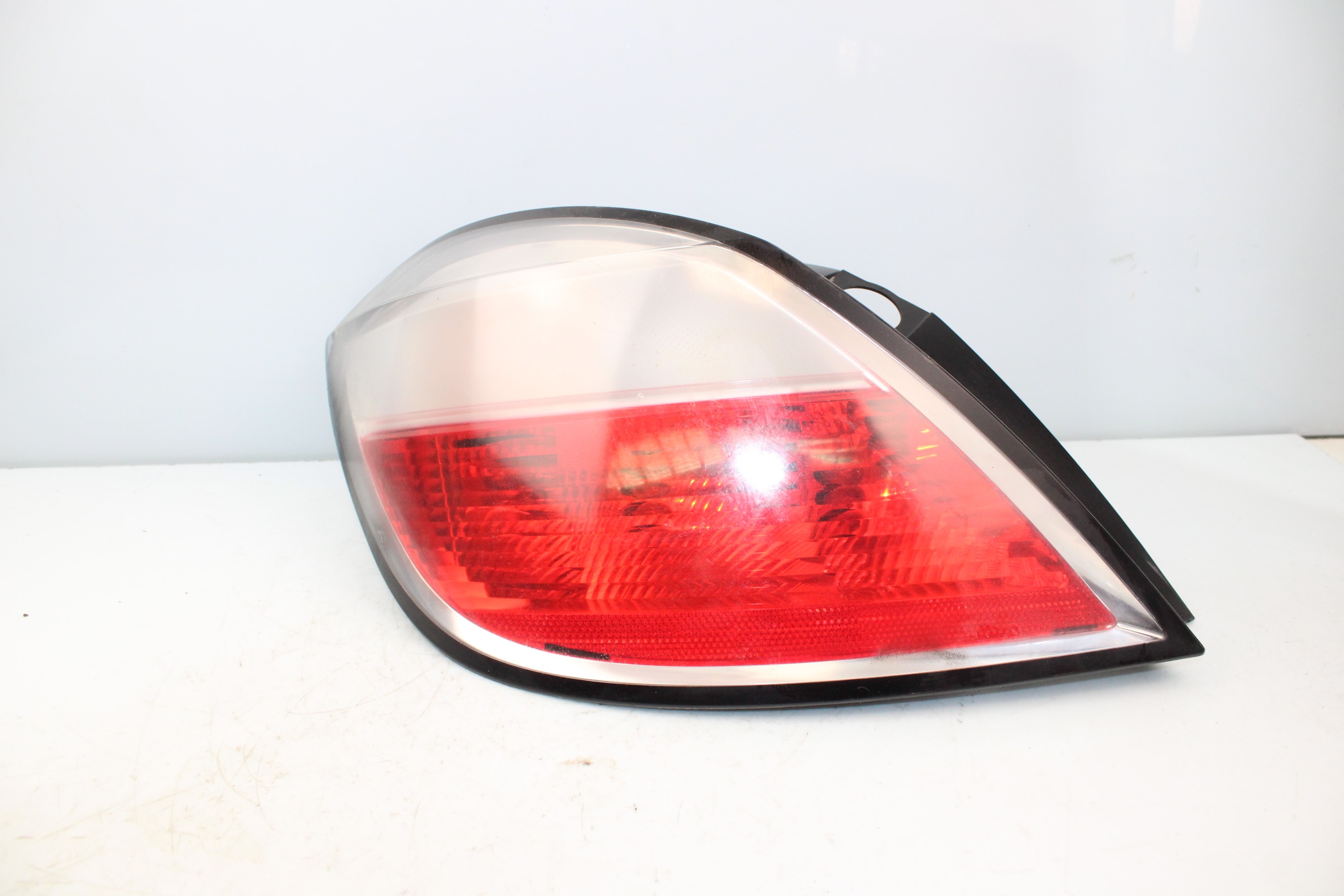 OPEL Astra J (2009-2020) Rear Left Taillight 342691834 22745454