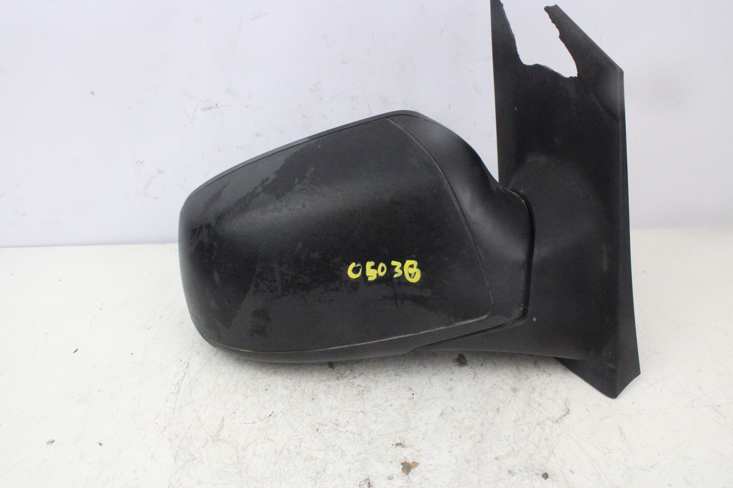 FORD Focus 2 generation (2004-2011) Oikean puolen siipipeili 014292 23722552