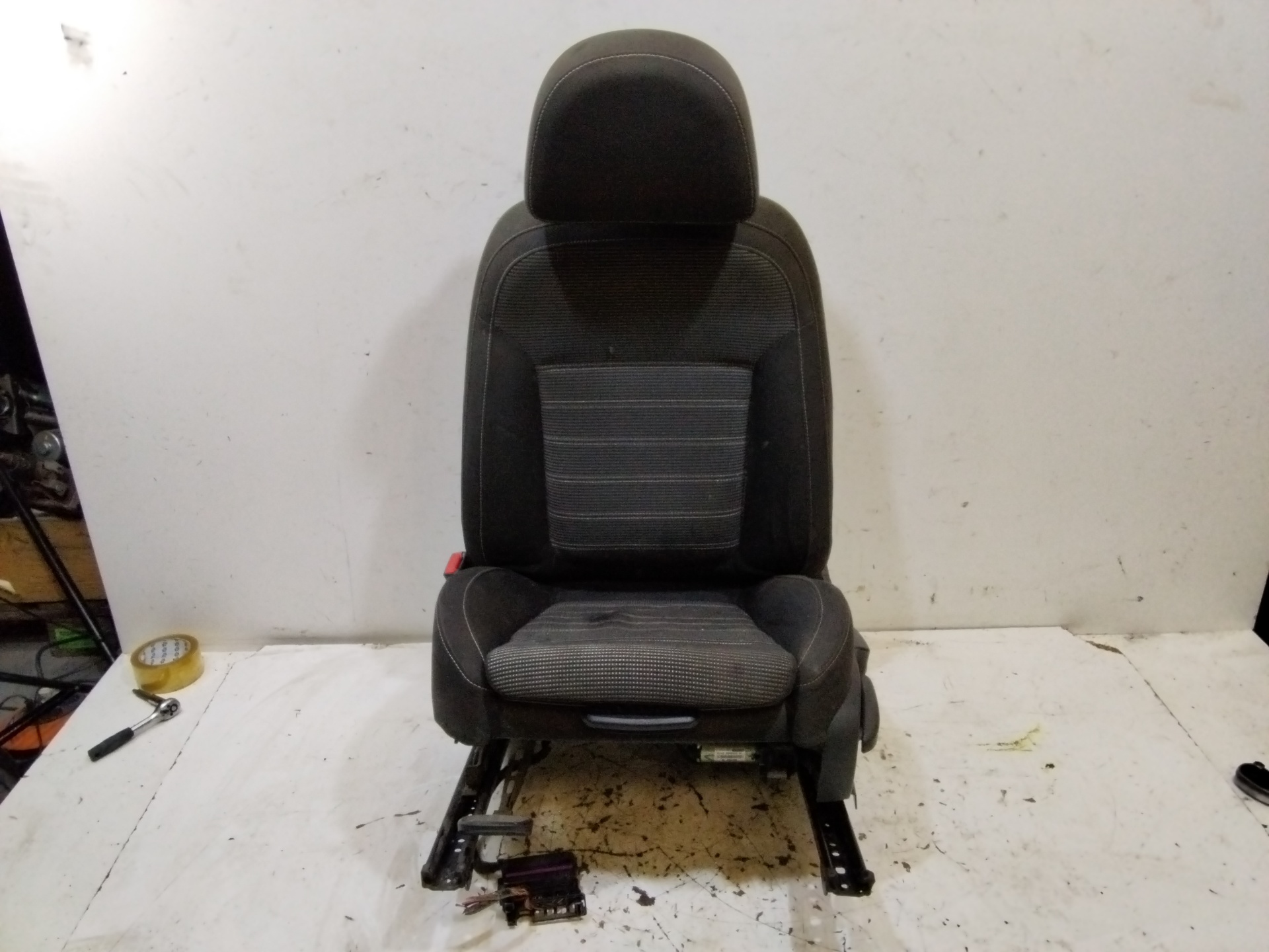 OPEL Insignia A (2008-2016) Front Left Seat 25188866