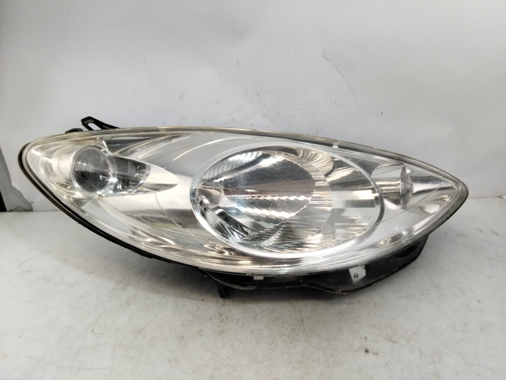 Faro derecho 9644997180 de Peugeot 1007 2005-2008 - pieza usada