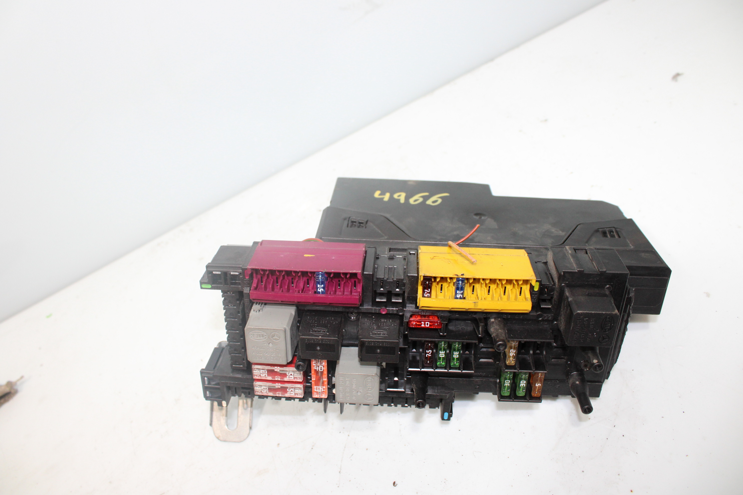 MERCEDES-BENZ C-Class W204/S204/C204 (2004-2015) Fuse Box 5DK00922514 25160486