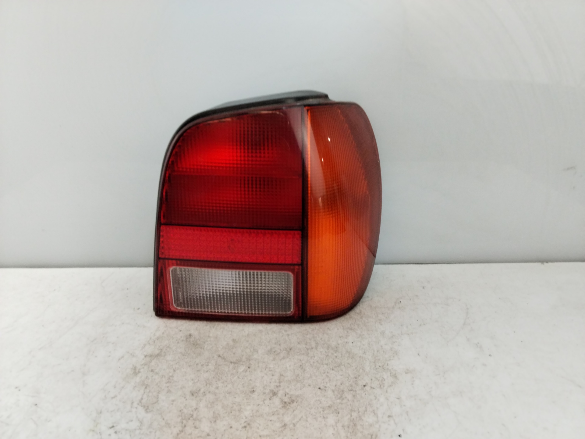 NISSAN Sunny N14 (1991-1995) Rear Right Taillight Lamp 6N0945258 25577820