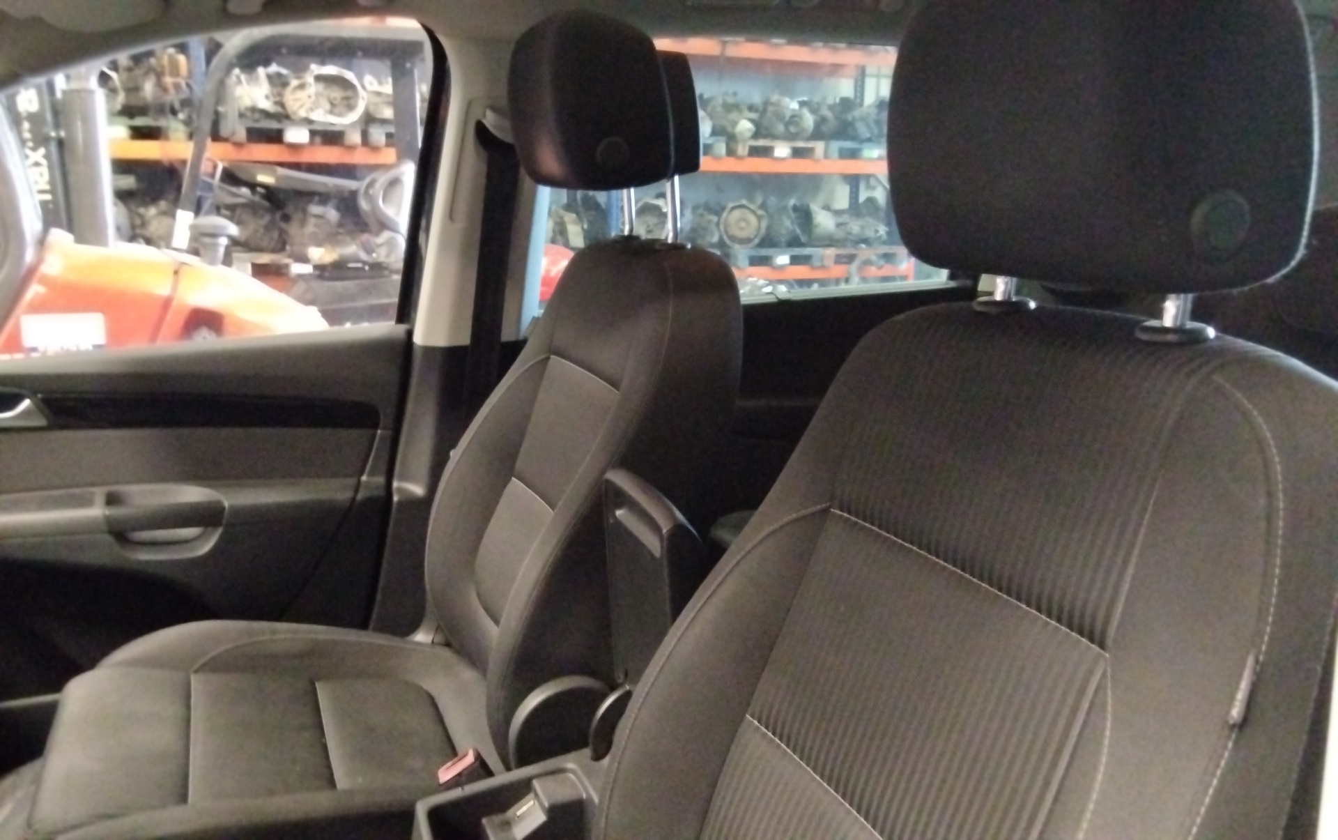 SEAT Alhambra 2 generation (2010-2021) Priekinių kairių durų stiklo pakelėjas 36176000F 25357634