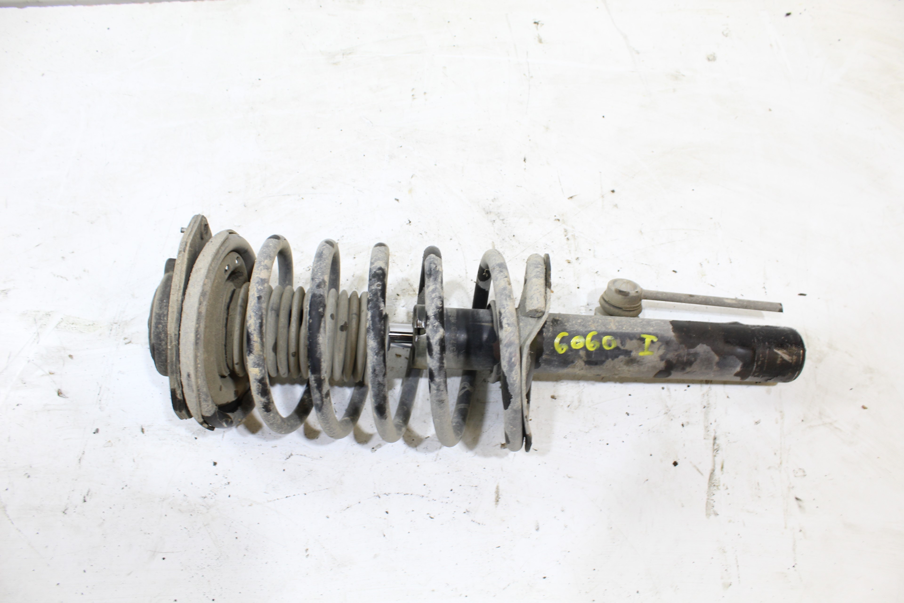 CITROËN Xsara 1 generation (1997-2004) Front Left Shock Absorber NOTIENEREF 23768700