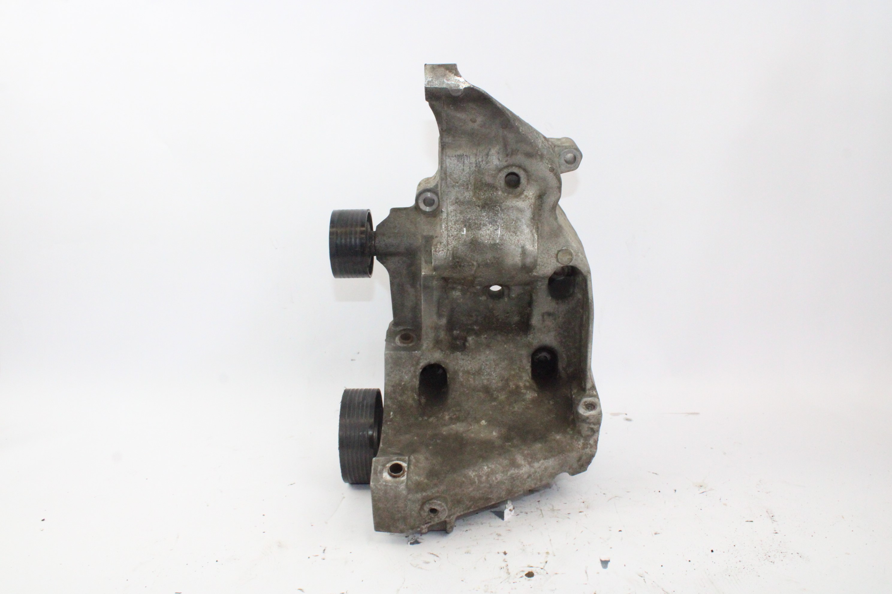 BMW 3 Series E90/E91/E92/E93 (2004-2013) Alternator bracket 1116780263902 23764796