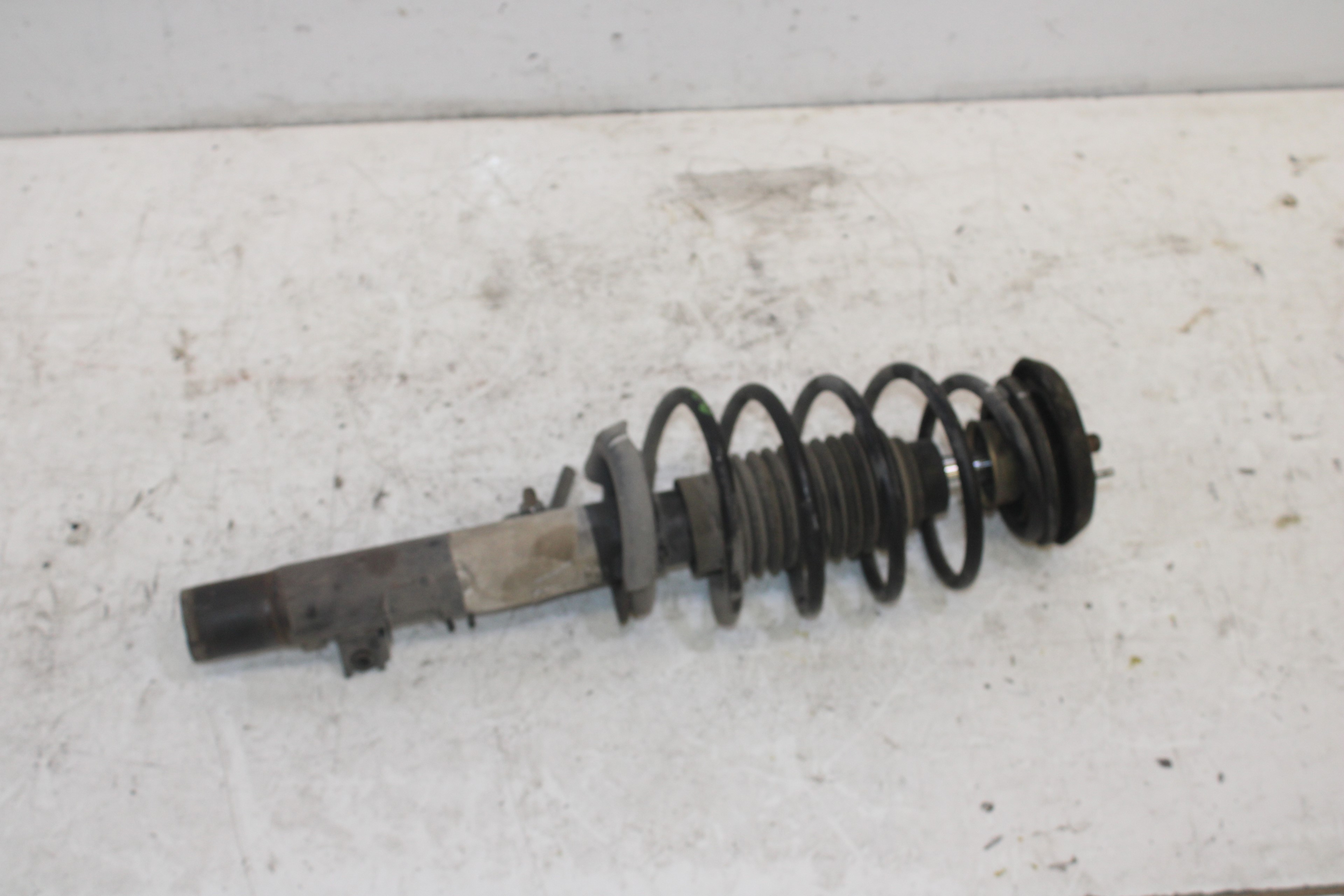 CHEVROLET Front Left Shock Absorber NOREF 25757145