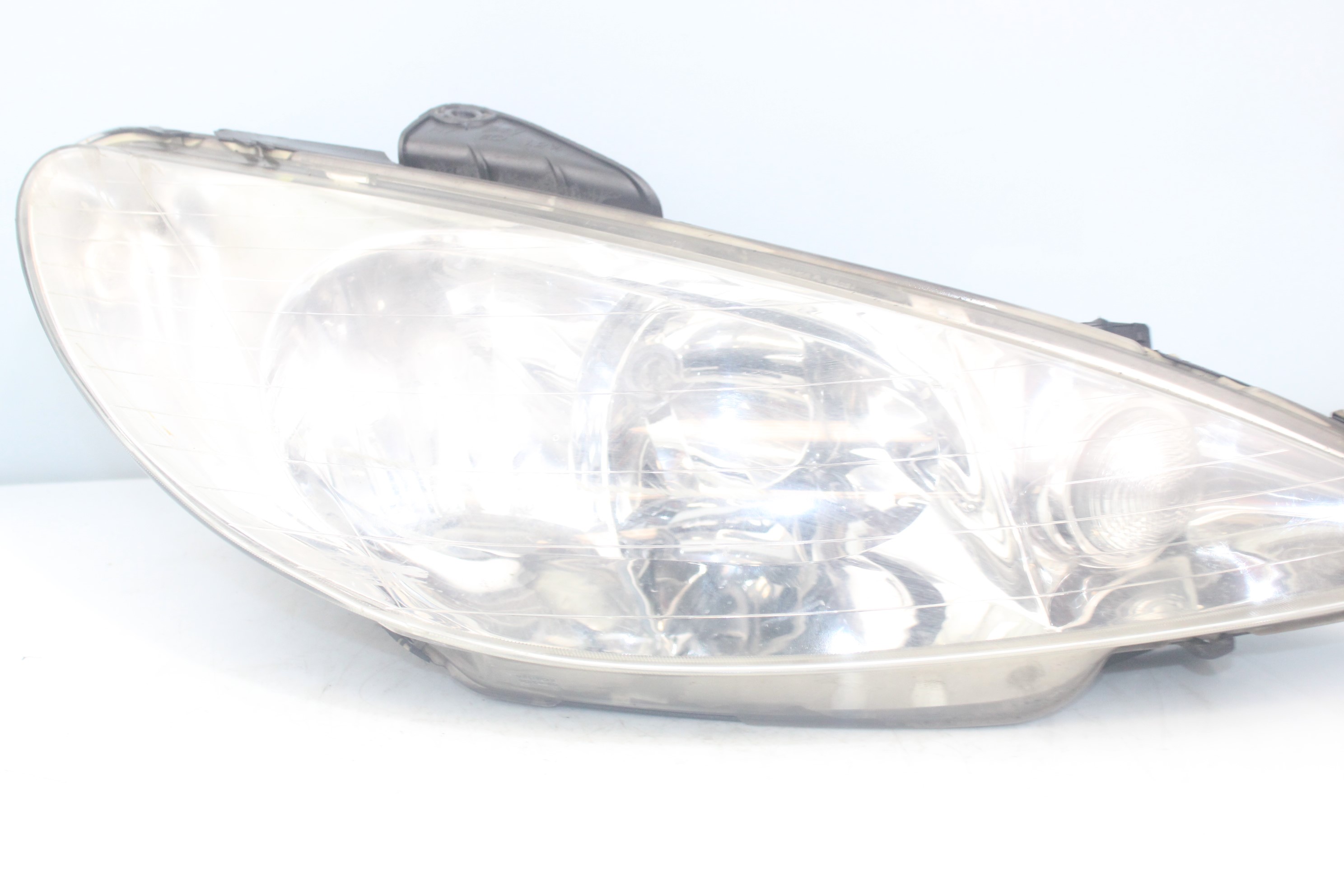 PEUGEOT 206 1 generation (1998-2009) Front Right Headlight 9628666780 25186034