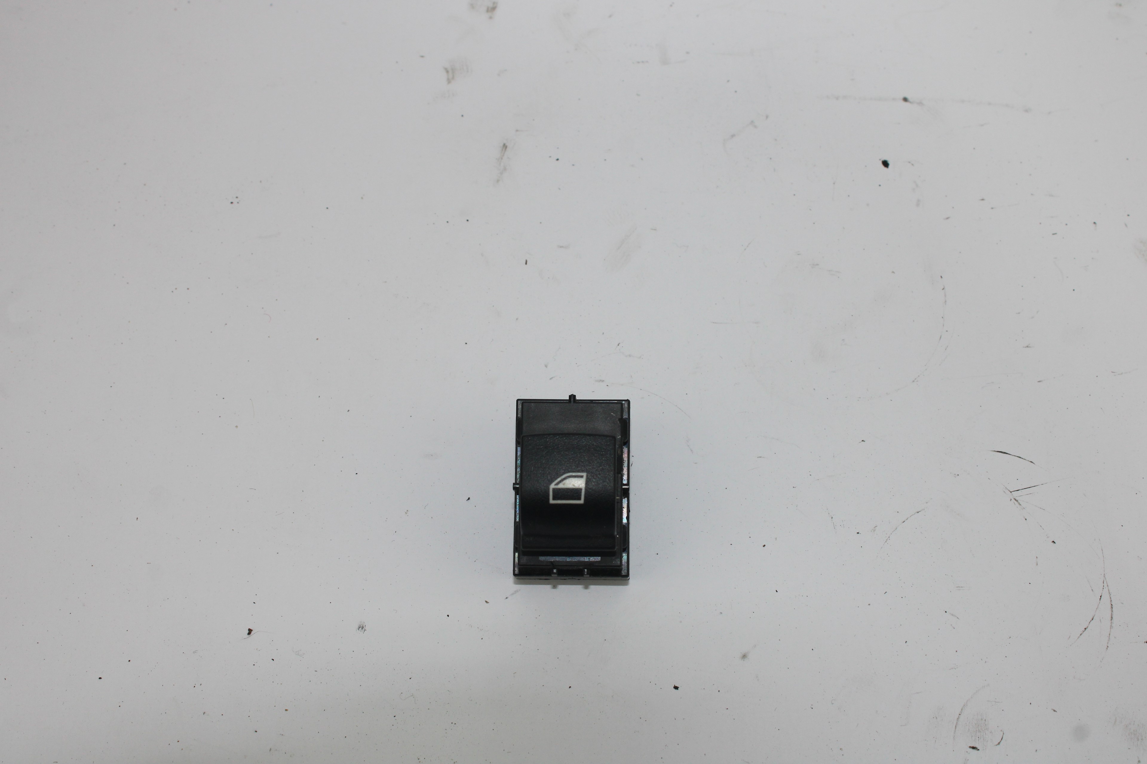 BMW 1 Series F20/F21 (2011-2020) Front Right Door Window Switch 920810702 19352299