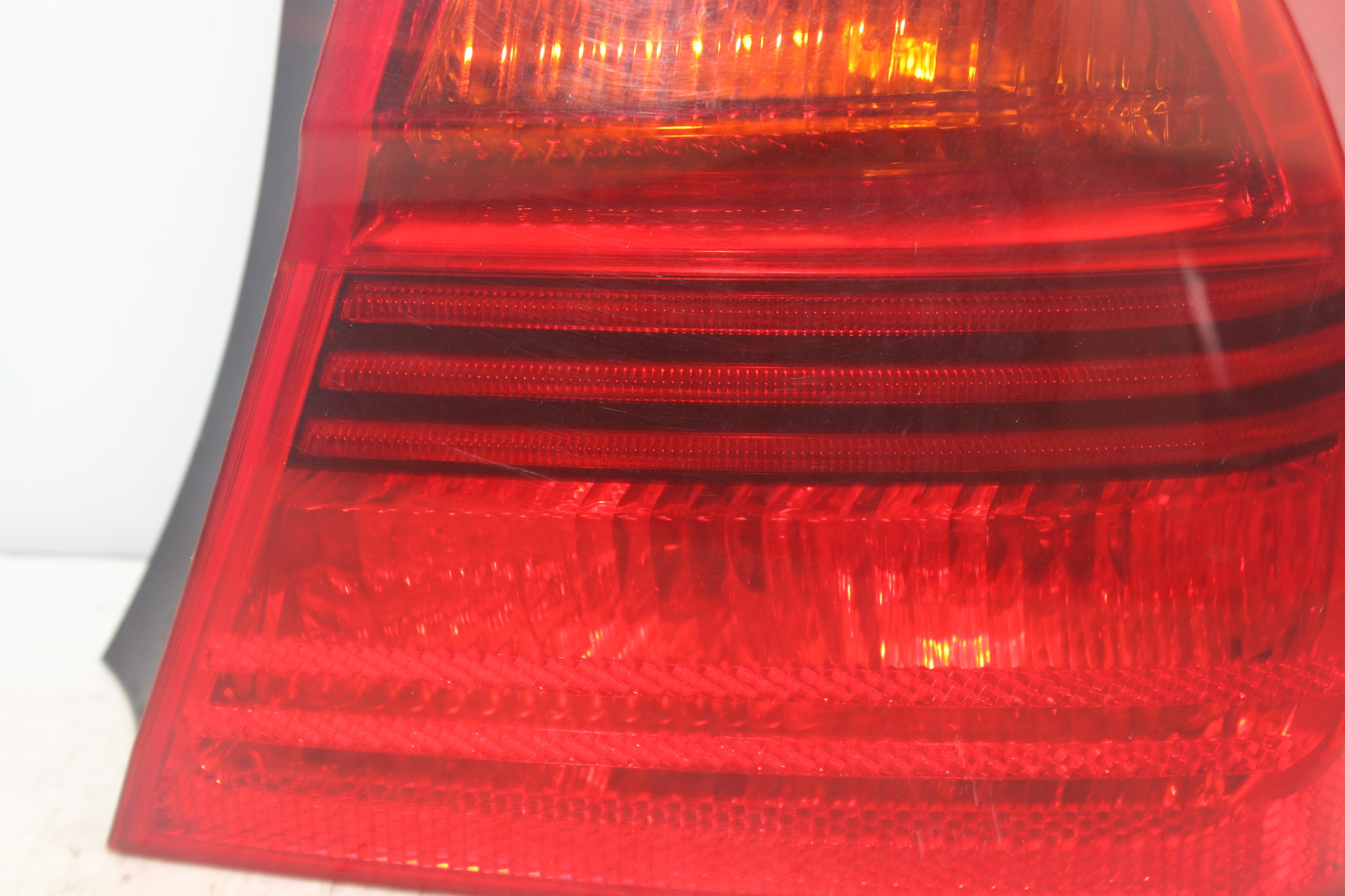 BMW 3 Series E90/E91/E92/E93 (2004-2013) Rear Right Taillight Lamp 6937458 24066119