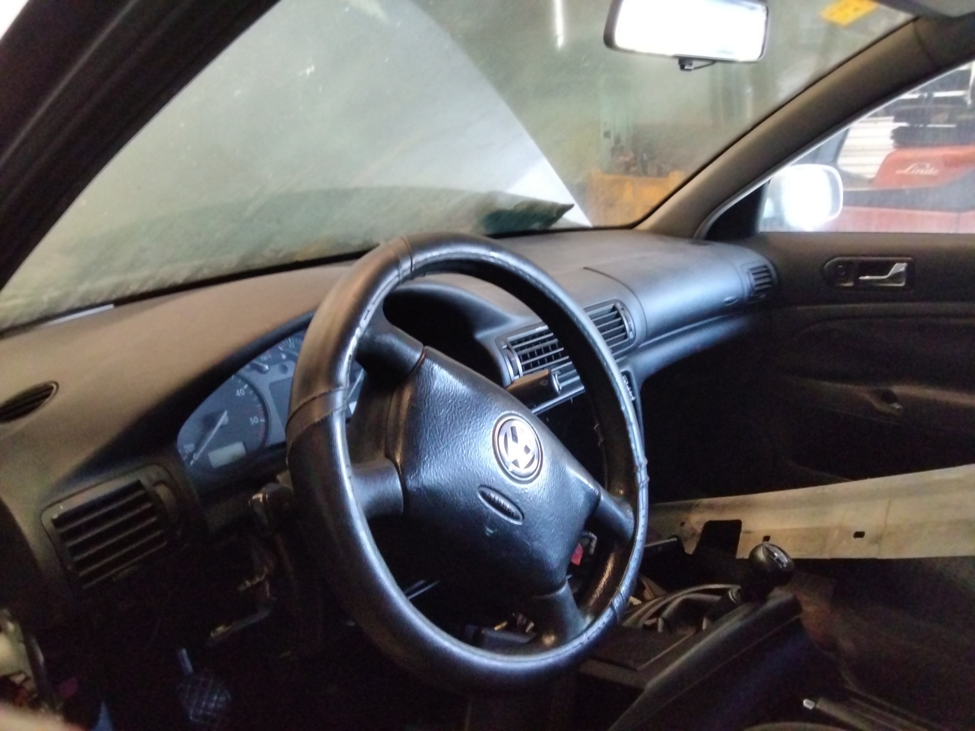 VOLKSWAGEN Passat B5 (1996-2005) Priekšējā labā apakšējā svira/ričags NOTIENEREF 25188274