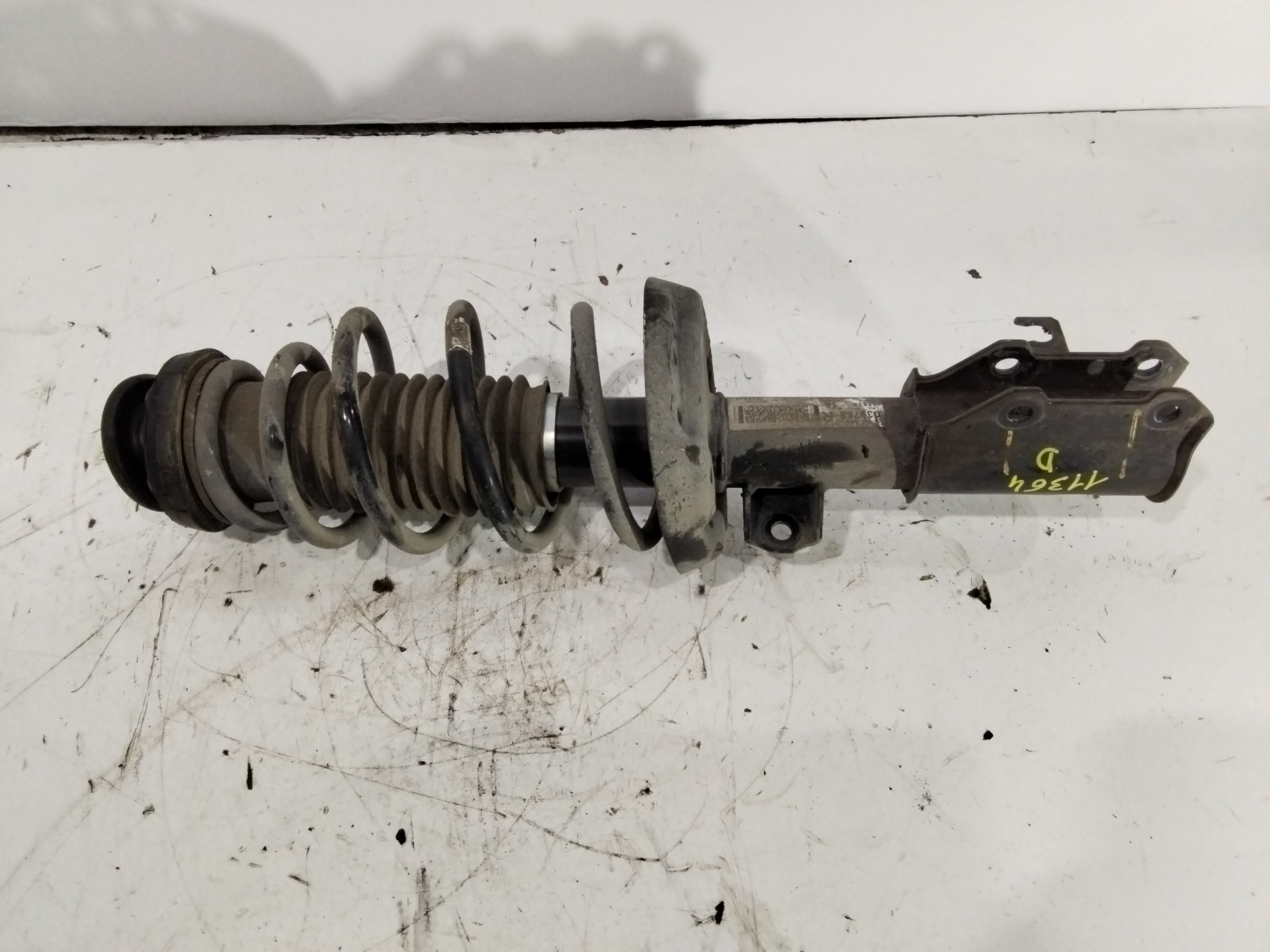 Amortiguador delantero derecho 13474018 de Opel Astra j sedán 2012-2015 - pieza usada