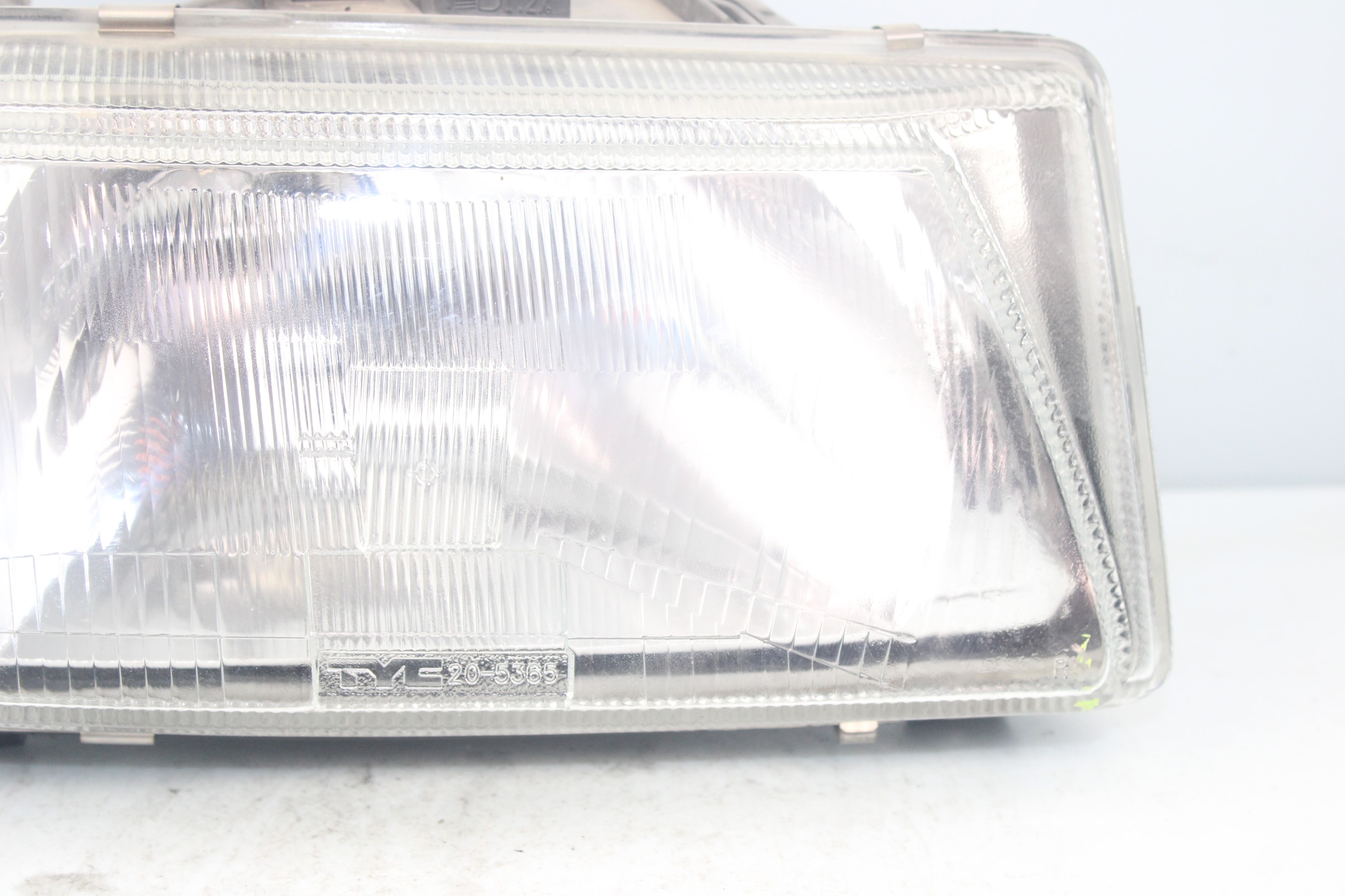 SEAT Ibiza 2 generation (1993-2002) Front Right Headlight 205365B 23790118