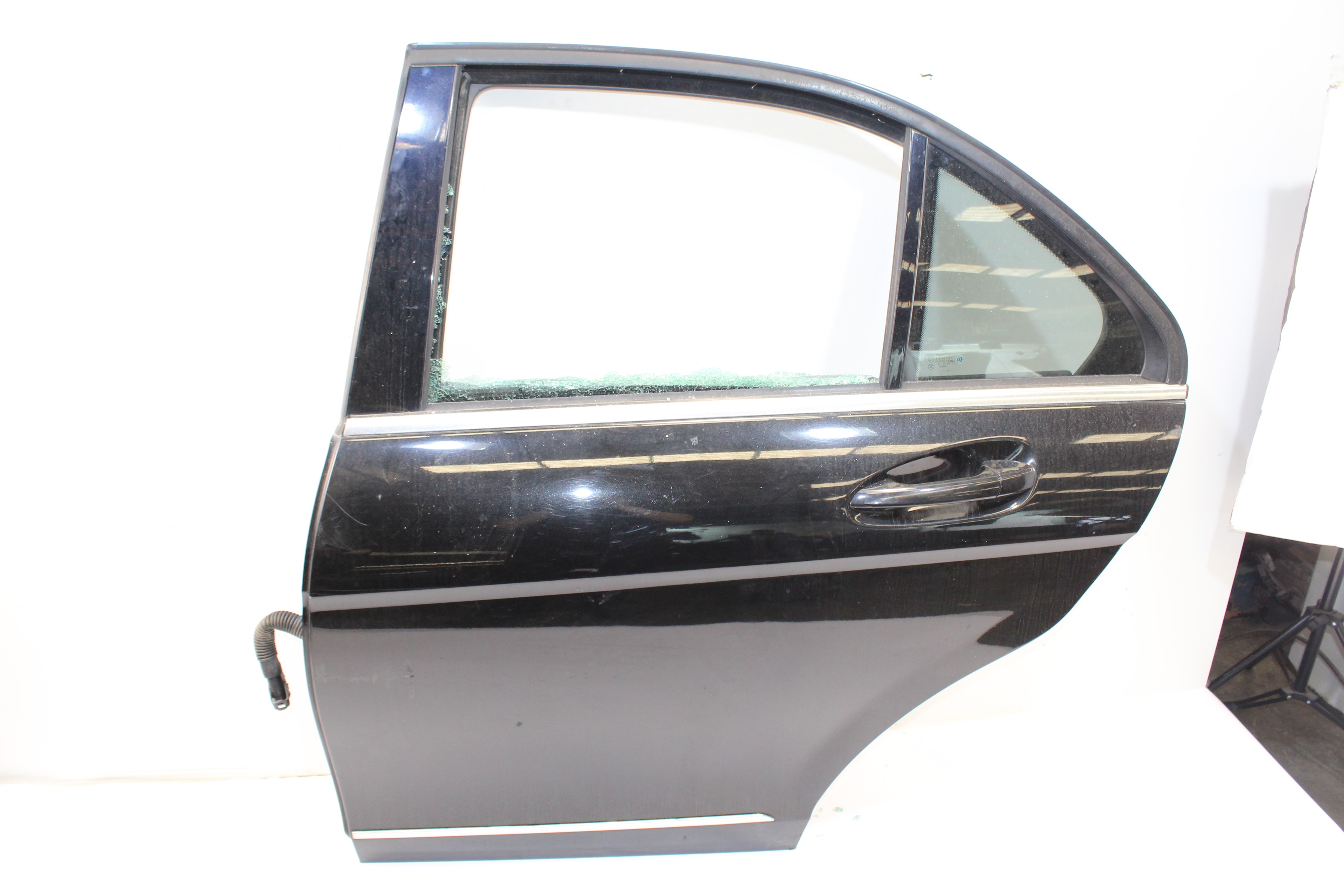 MERCEDES-BENZ C-Class W204/S204/C204 (2004-2015) Rear Left Door 25170564