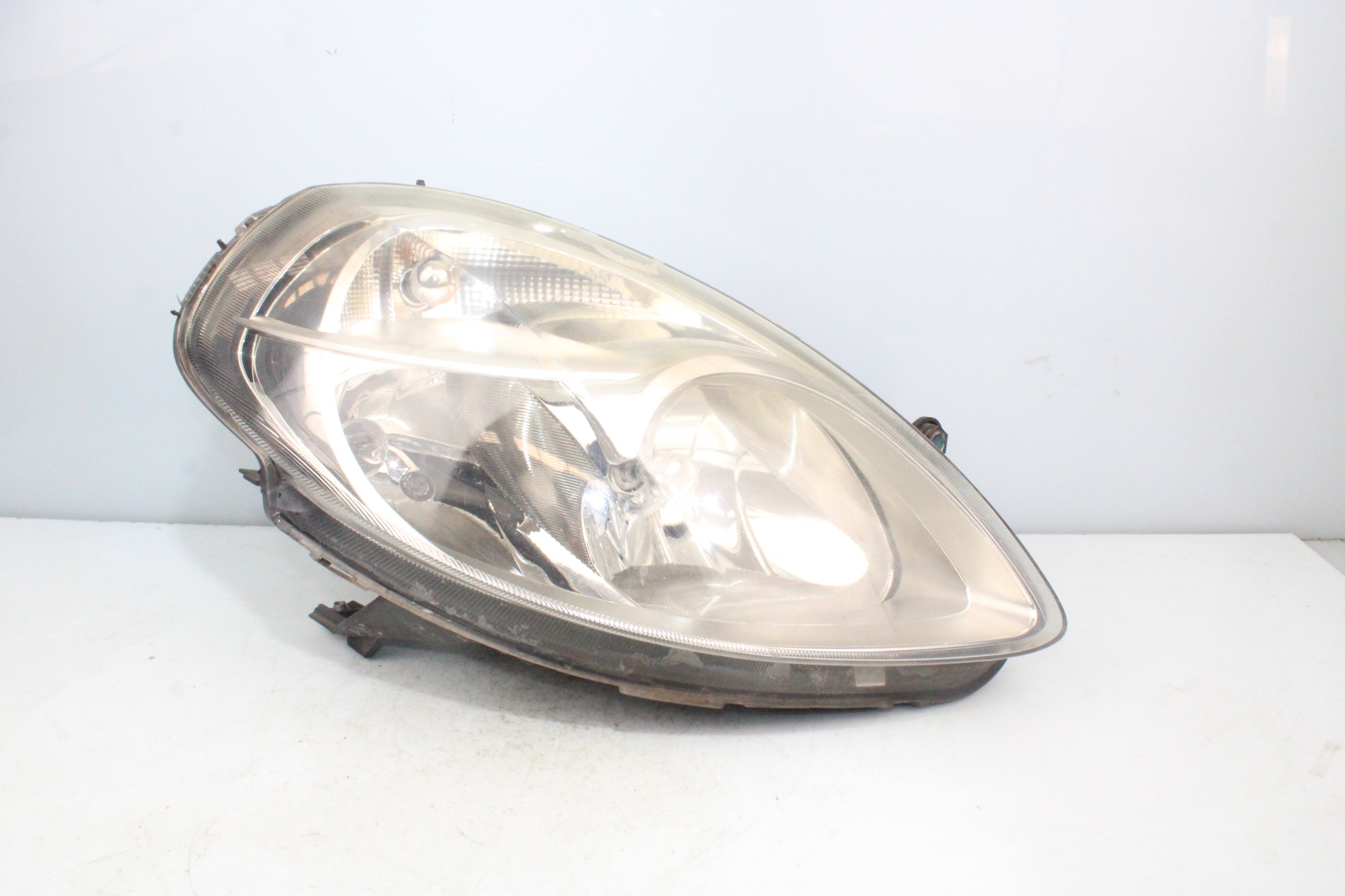 FIAT Idea 1 generation (2003-2020) Front Right Headlight 15387301 25177836