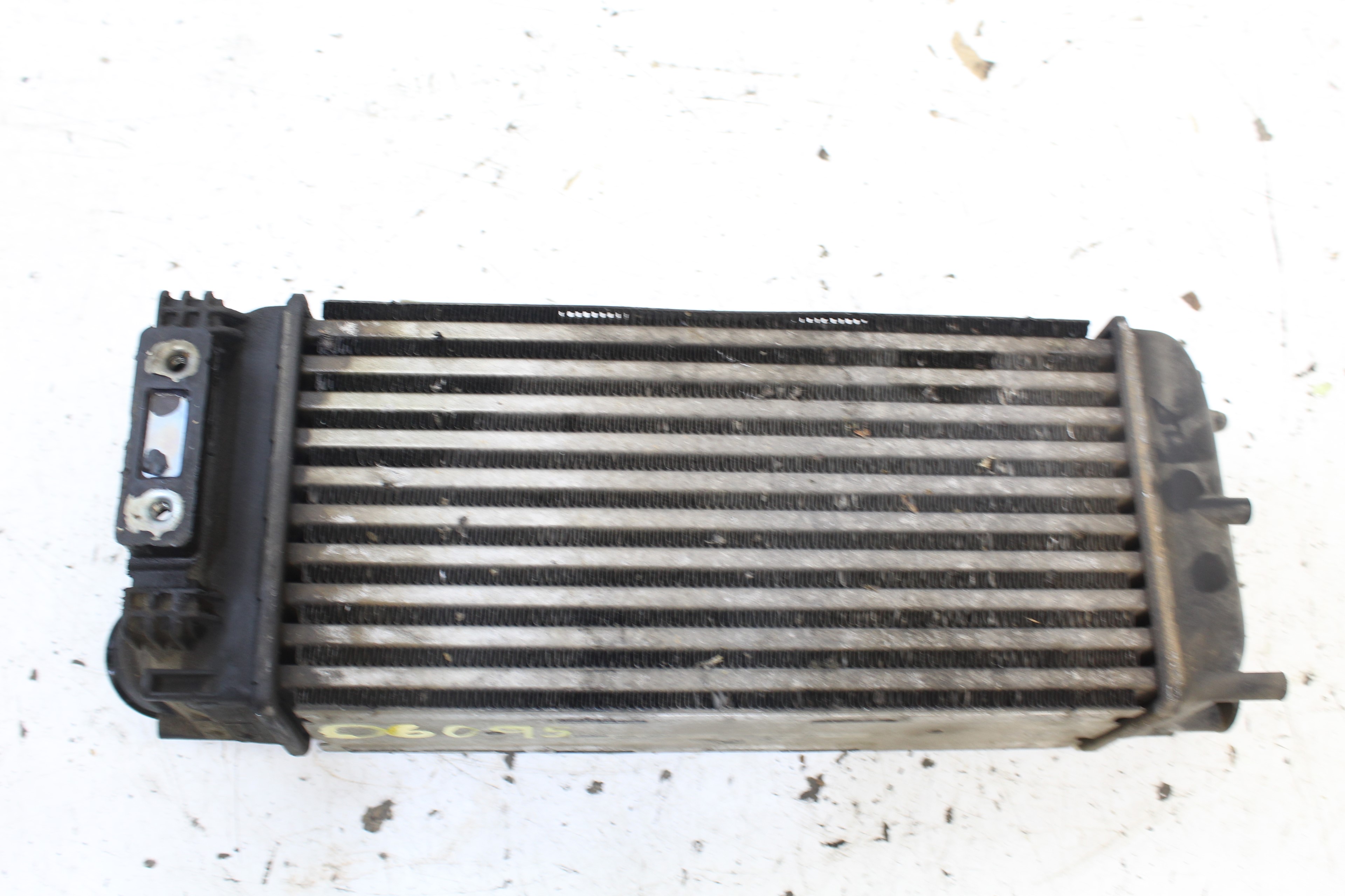 CITROËN C4 1 generation (2004-2011) Intercooler Radiator 992507M 23889271