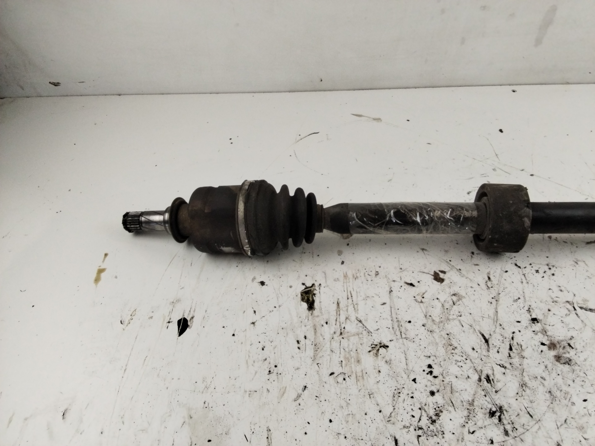 FORD USA Corsa D (2006-2020) Front Right Driveshaft NOTIENEREFERENCIA 25427371